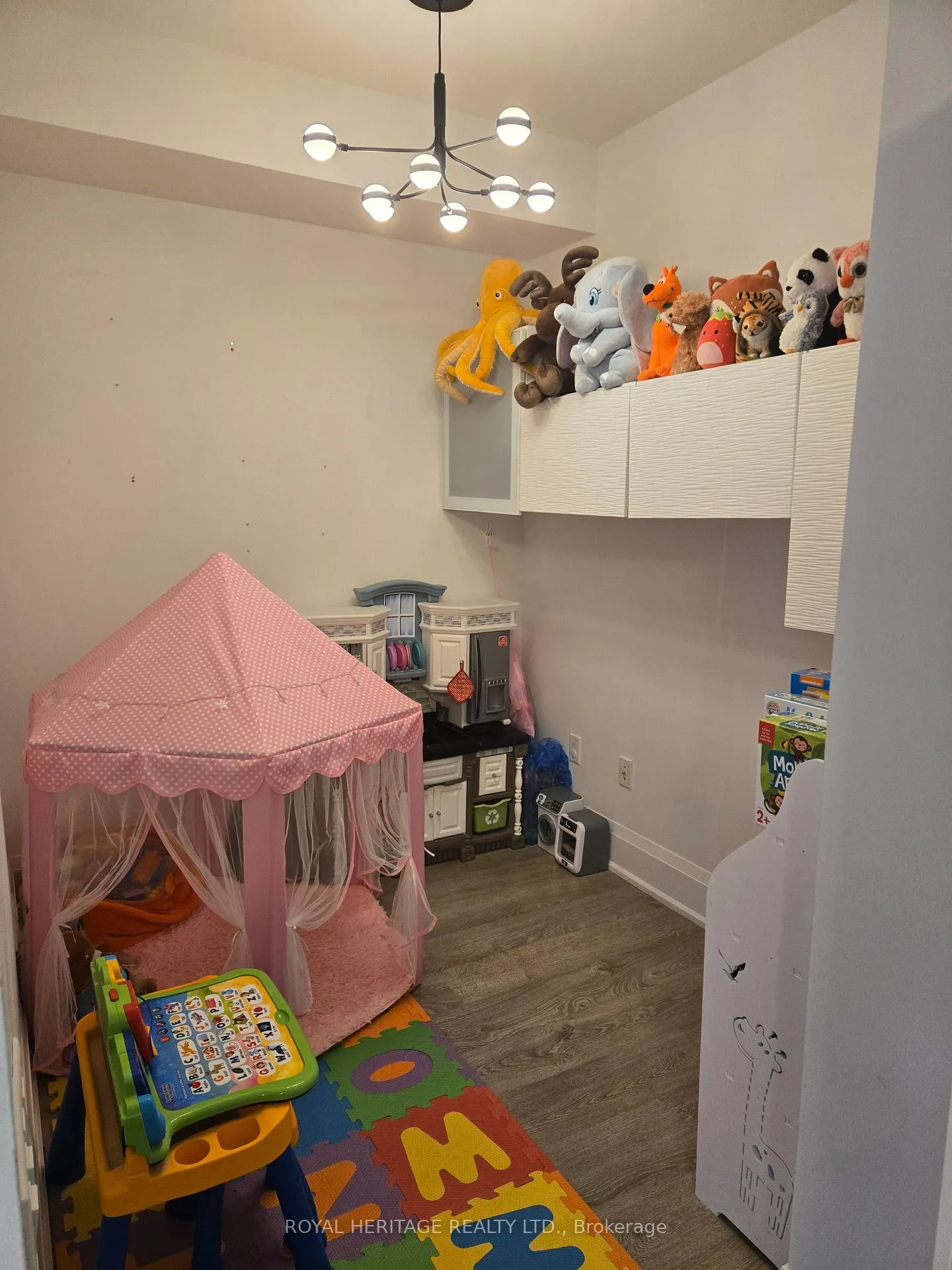 Photo 13 of Unit 403, 30 Roehampton Avenue, Toronto, Mount Pleasant West — HOMEH