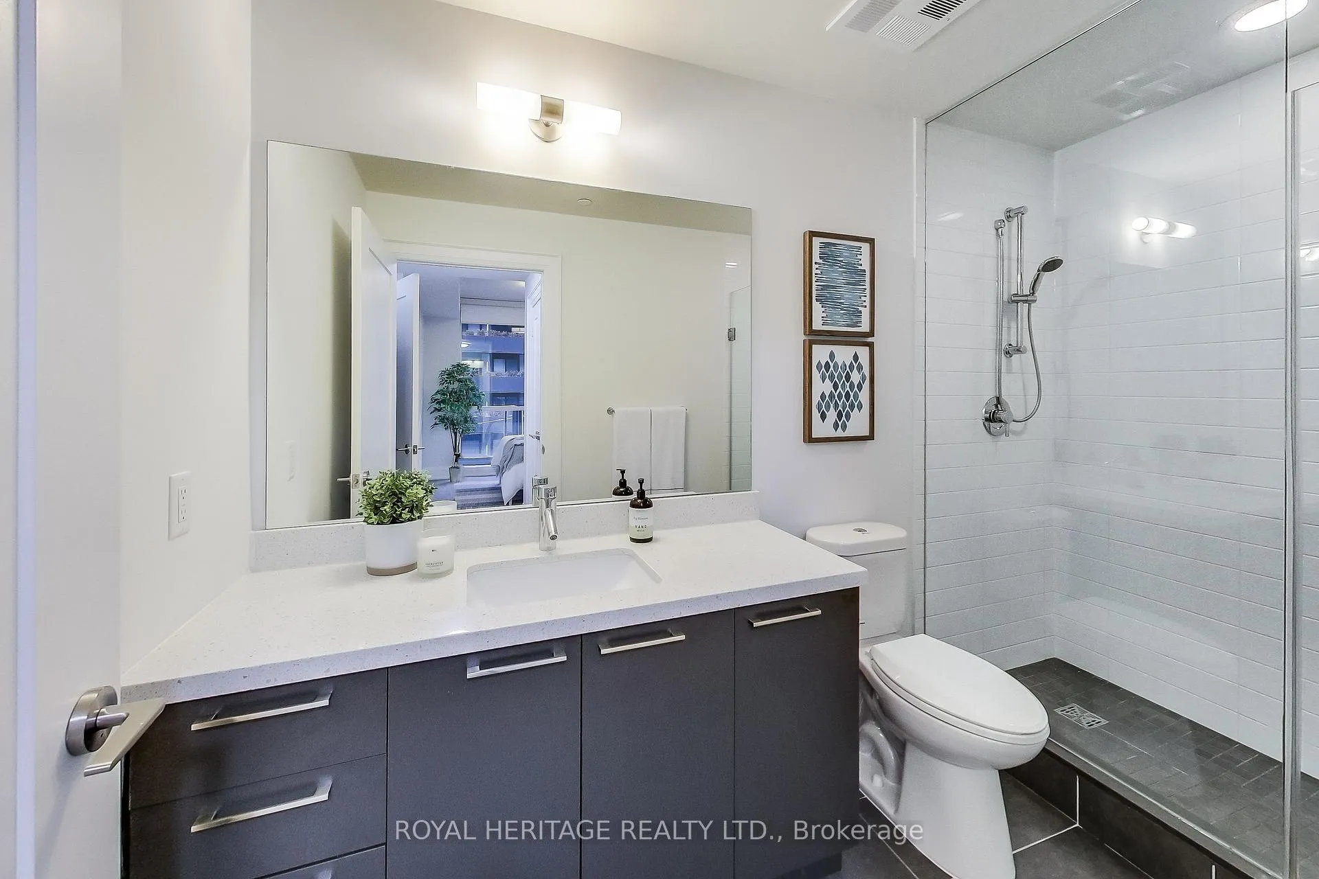Photo 19 of Unit 403, 30 Roehampton Avenue, Toronto, Mount Pleasant West — HOMEH