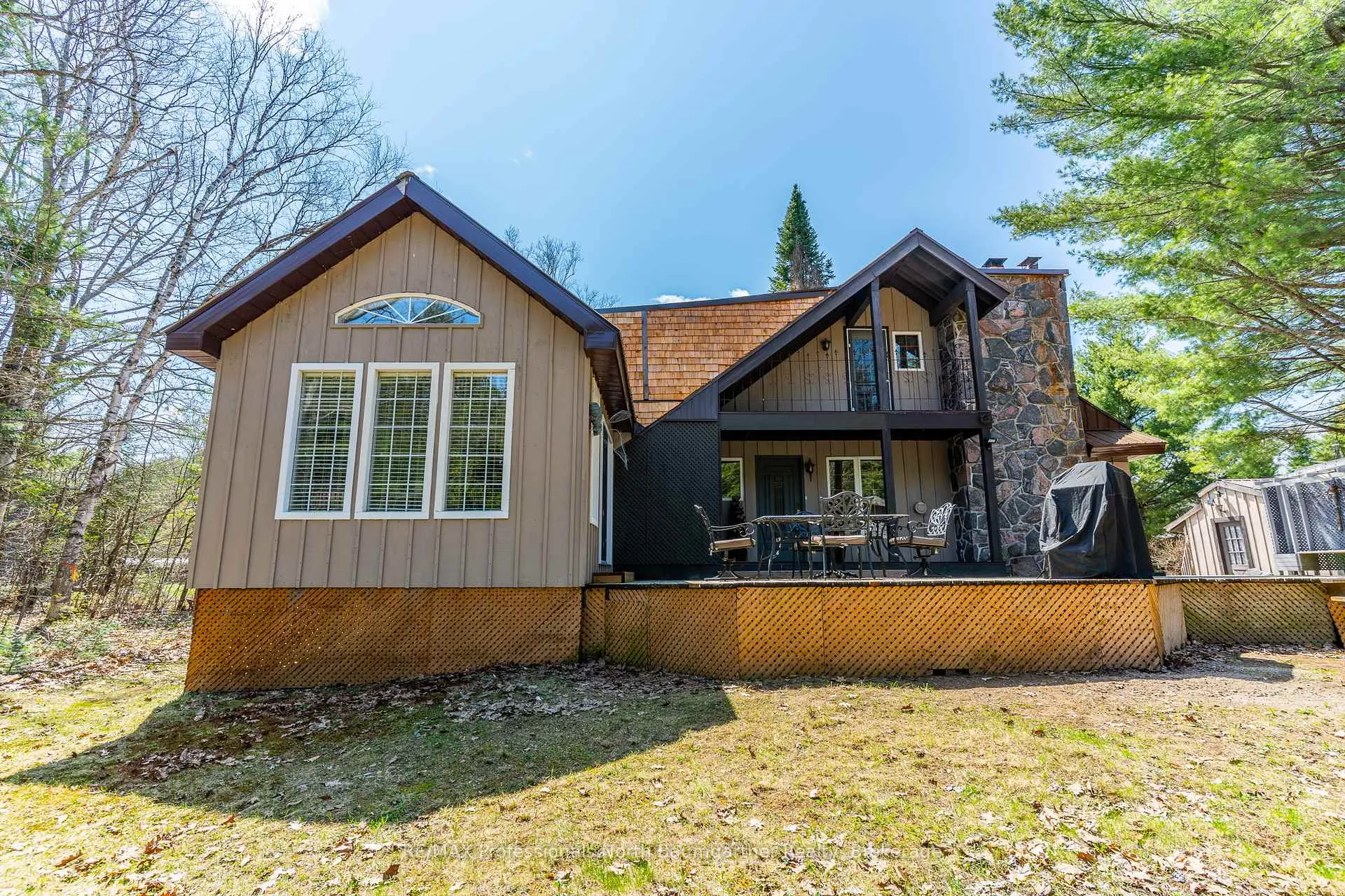 Photo of 1065 Cloverleaf Road