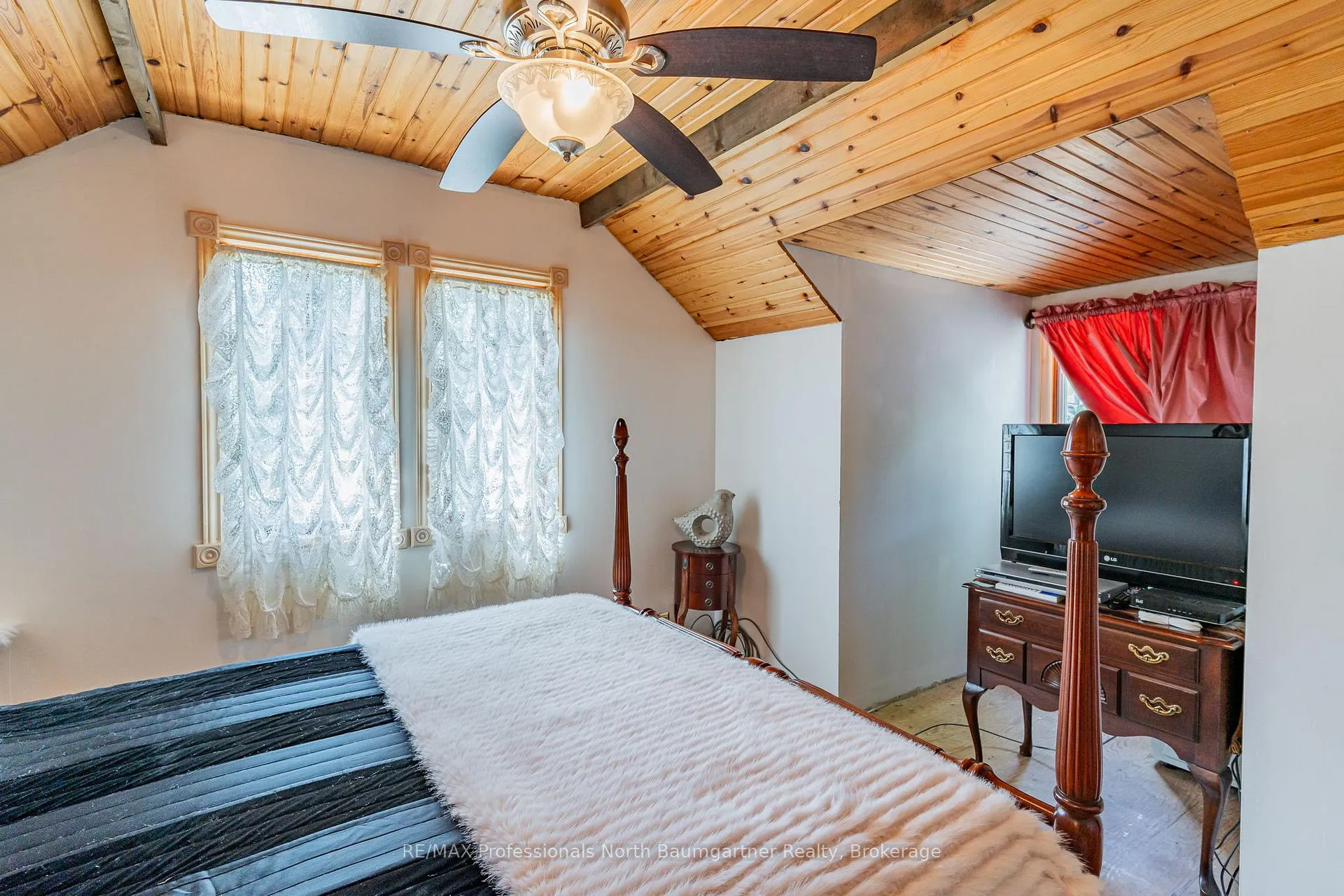 Photo 32 of 1065 Cloverleaf Road, Algonquin Highlands, Stanhope — HOMEH