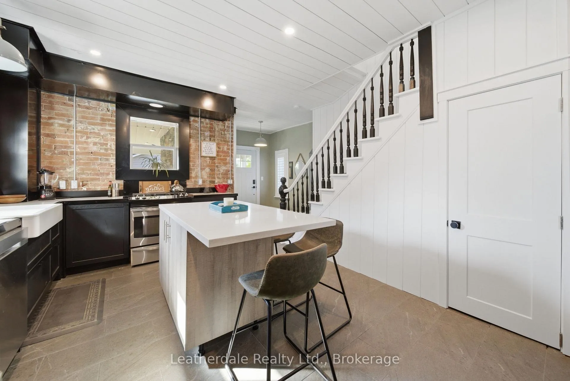 Photo 13 of 42 Frederick Street, Orillia — HOMEH