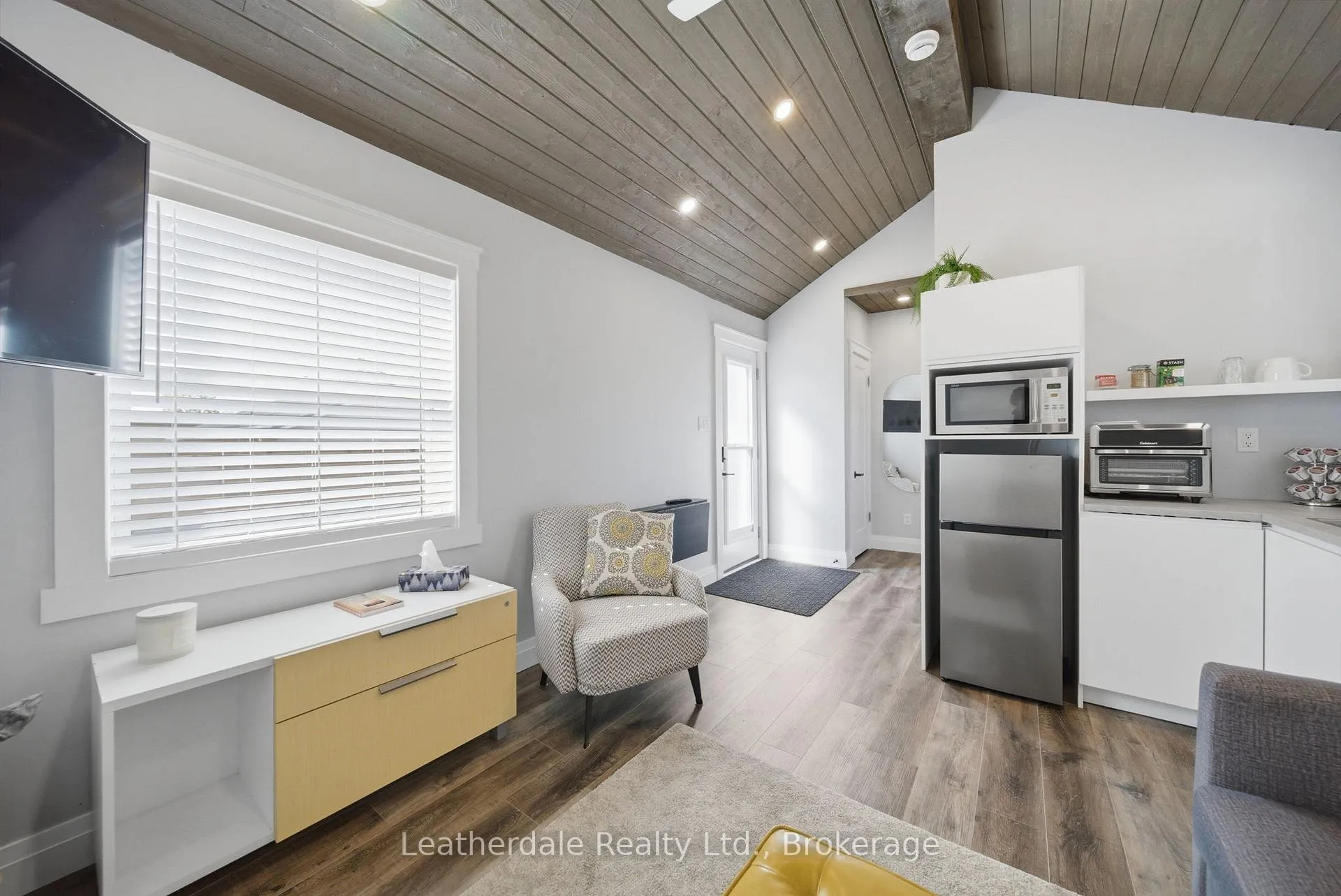 Photo 33 of 42 Frederick Street, Orillia — HOMEH