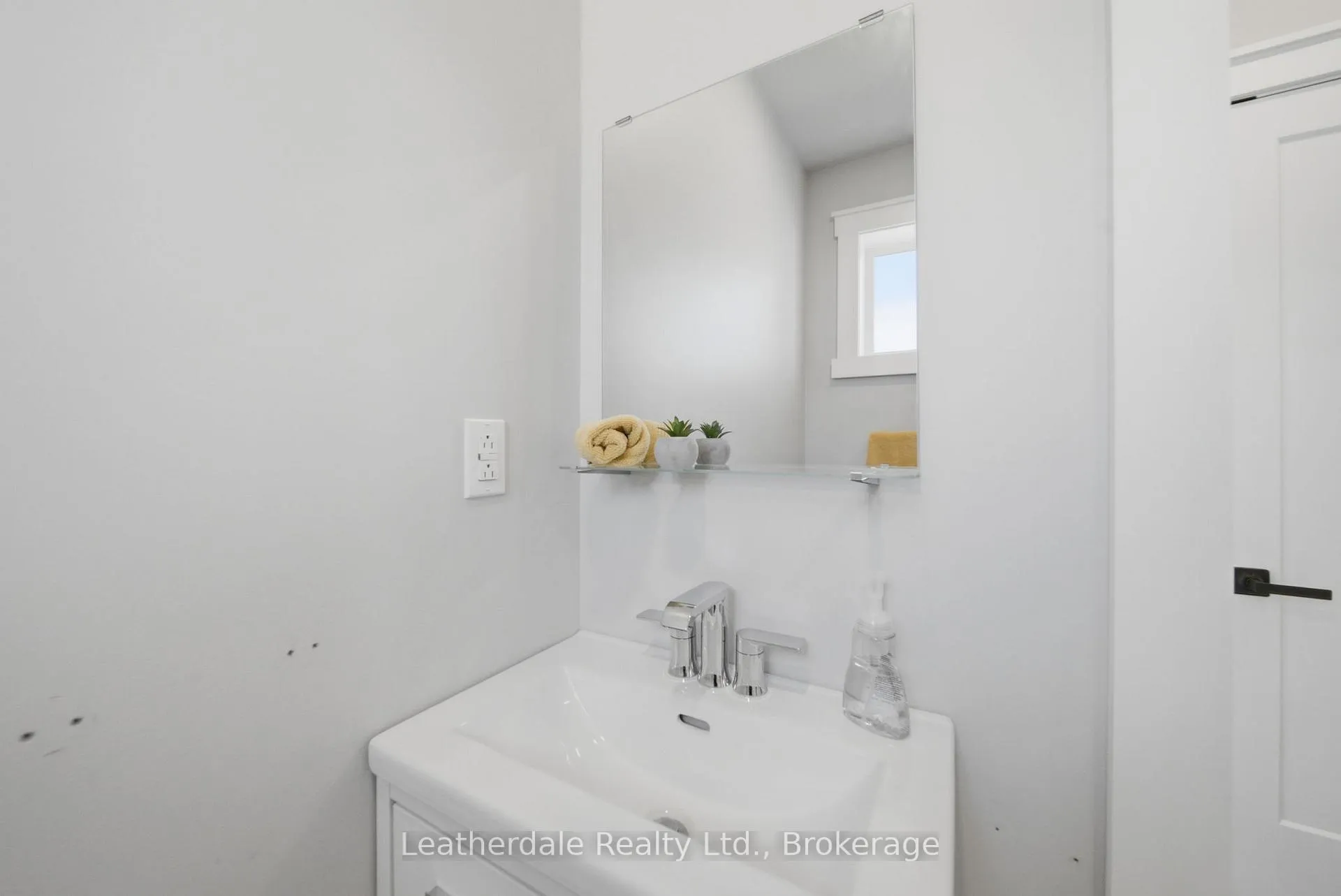 Photo 35 of 42 Frederick Street, Orillia — HOMEH