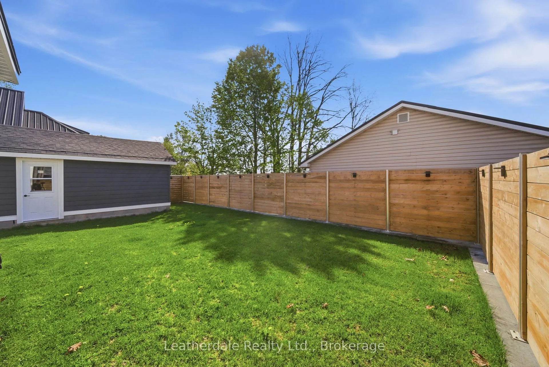 Photo 43 of 42 Frederick Street, Orillia — HOMEH