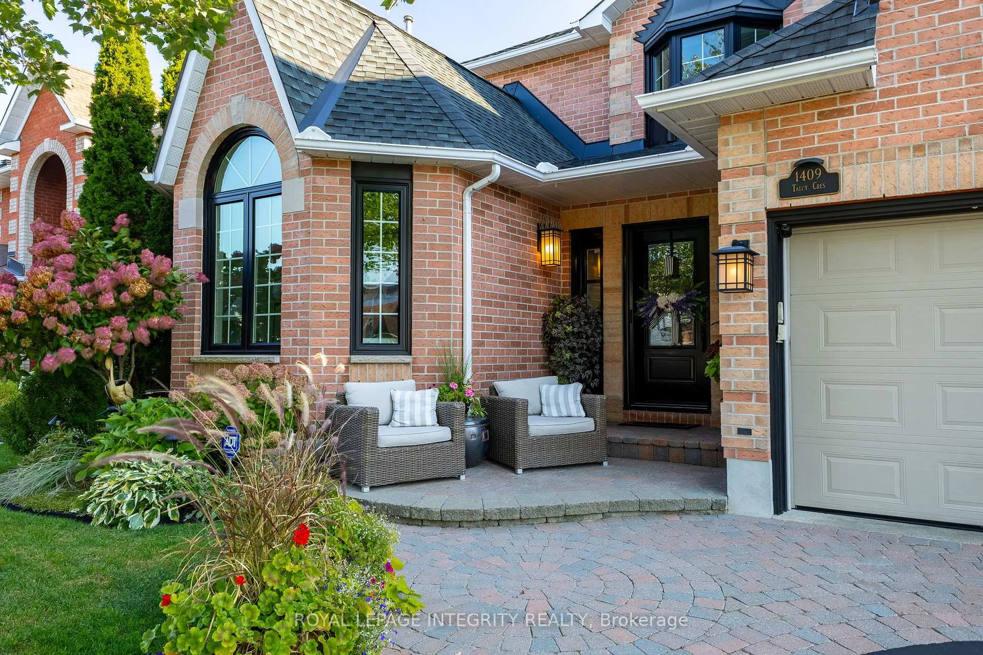 Photo 3 of 1409 Talcy Crescent E, Ottawa, Fallingbrook/Ridgemount — HOMEH