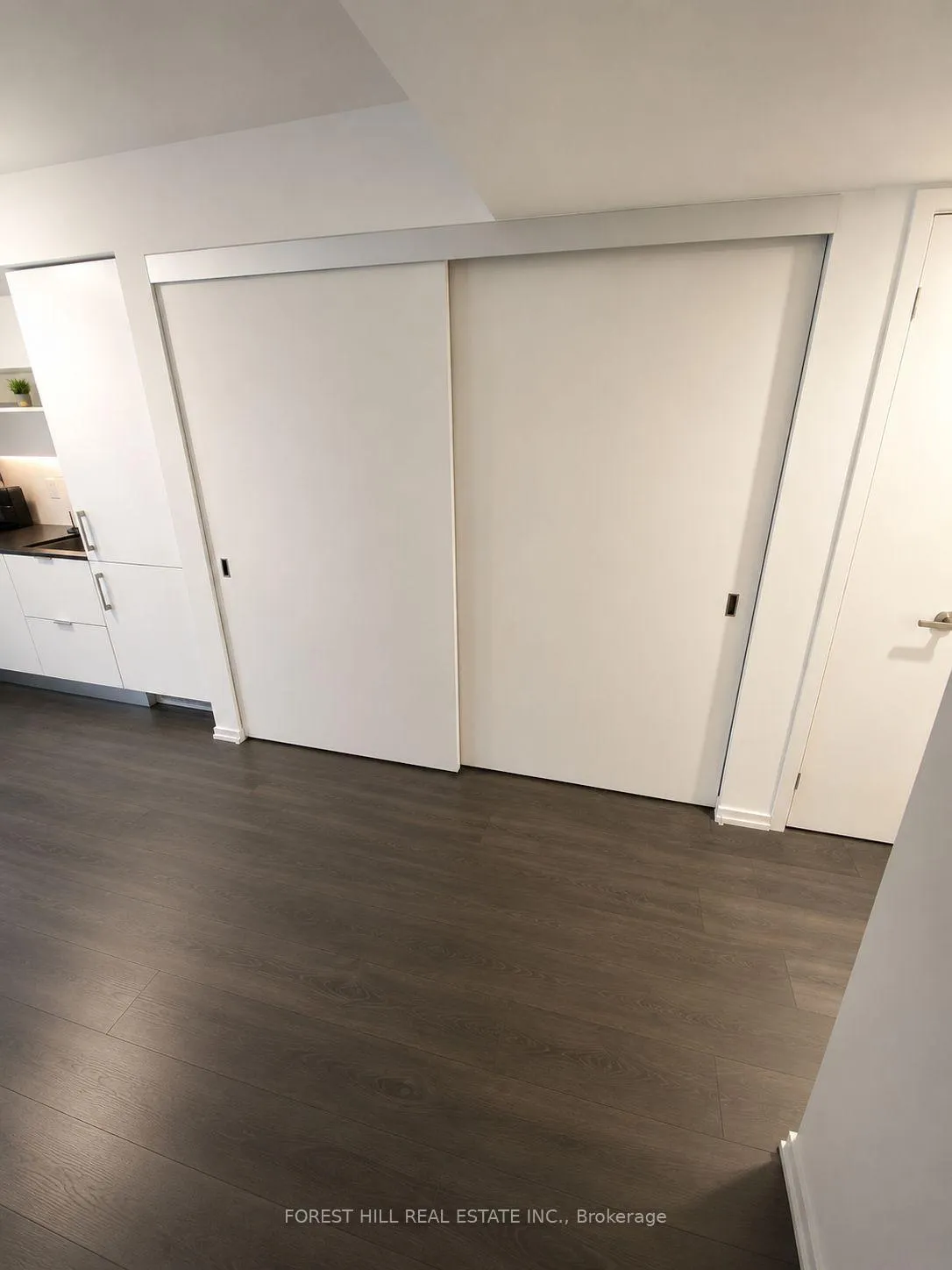 Photo 7 of Unit 724, 8 Hillsdale Avenue E, Toronto, Mount Pleasant West — HOMEH