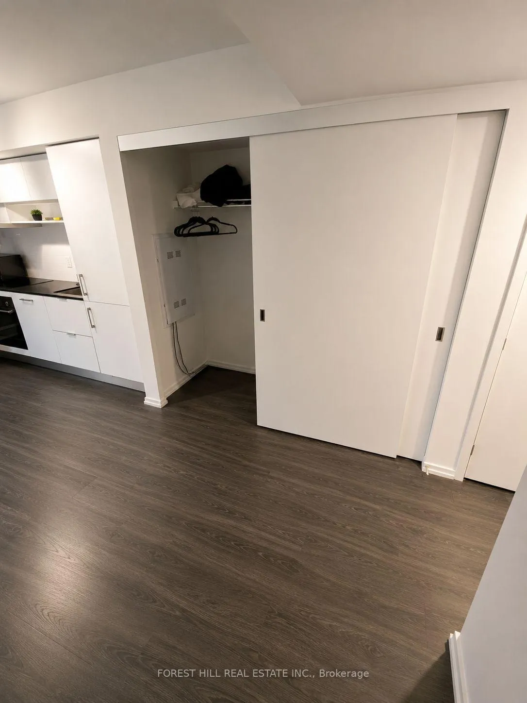 Photo 8 of Unit 724, 8 Hillsdale Avenue E, Toronto, Mount Pleasant West — HOMEH