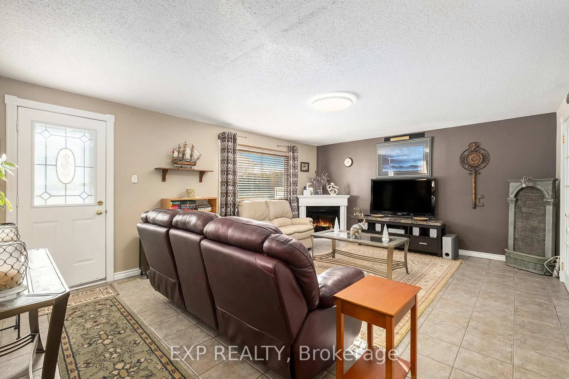 Photo 3 of 3836 Leitrim Road, Ottawa, Leitrim — HOMEH