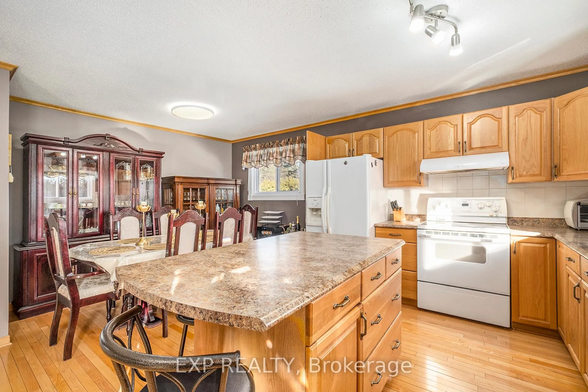 Photo 10 of 3836 Leitrim Road, Ottawa, Leitrim — HOMEH