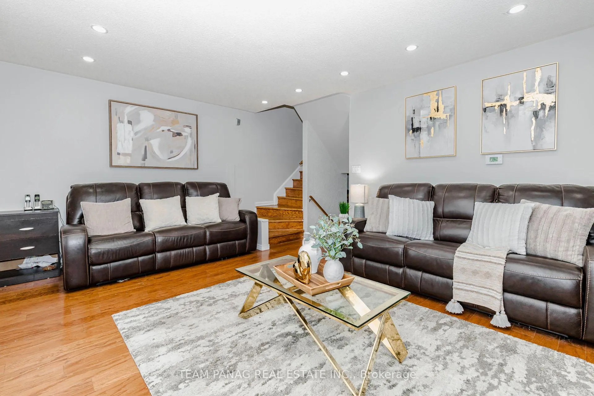Photo 4 of Unit 30, 9 Kendleton Drive, Etobicoke, Mount Olive-Silverstone-Jamestown — HOMEH