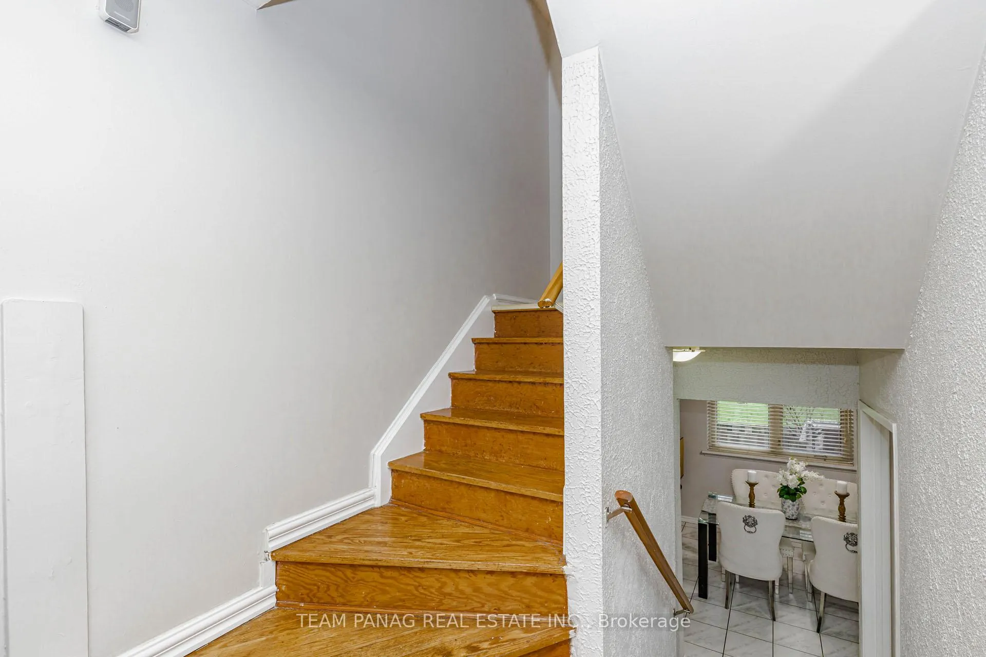 Photo 6 of Unit 30, 9 Kendleton Drive, Etobicoke, Mount Olive-Silverstone-Jamestown — HOMEH
