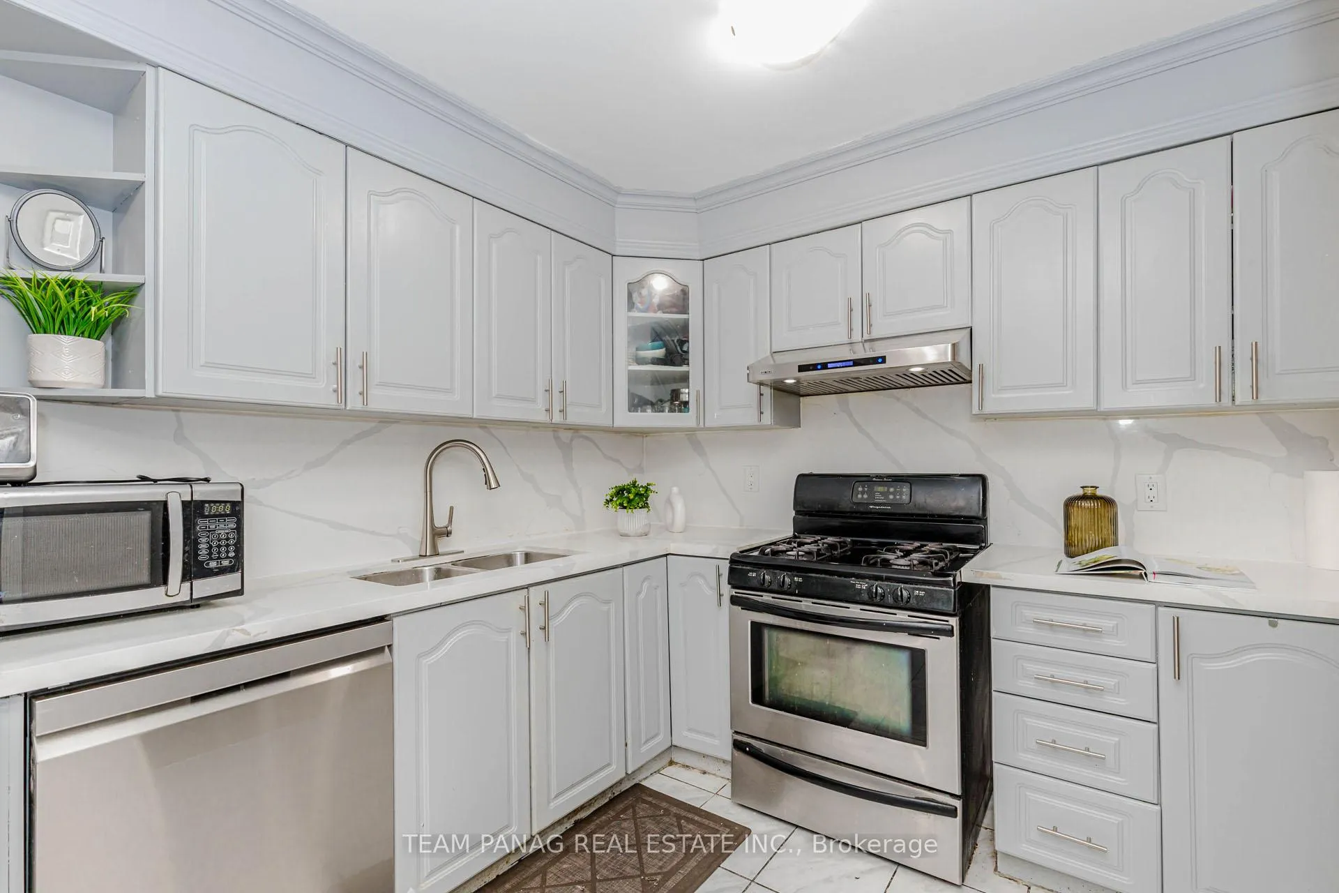 Photo 7 of Unit 30, 9 Kendleton Drive, Etobicoke, Mount Olive-Silverstone-Jamestown — HOMEH