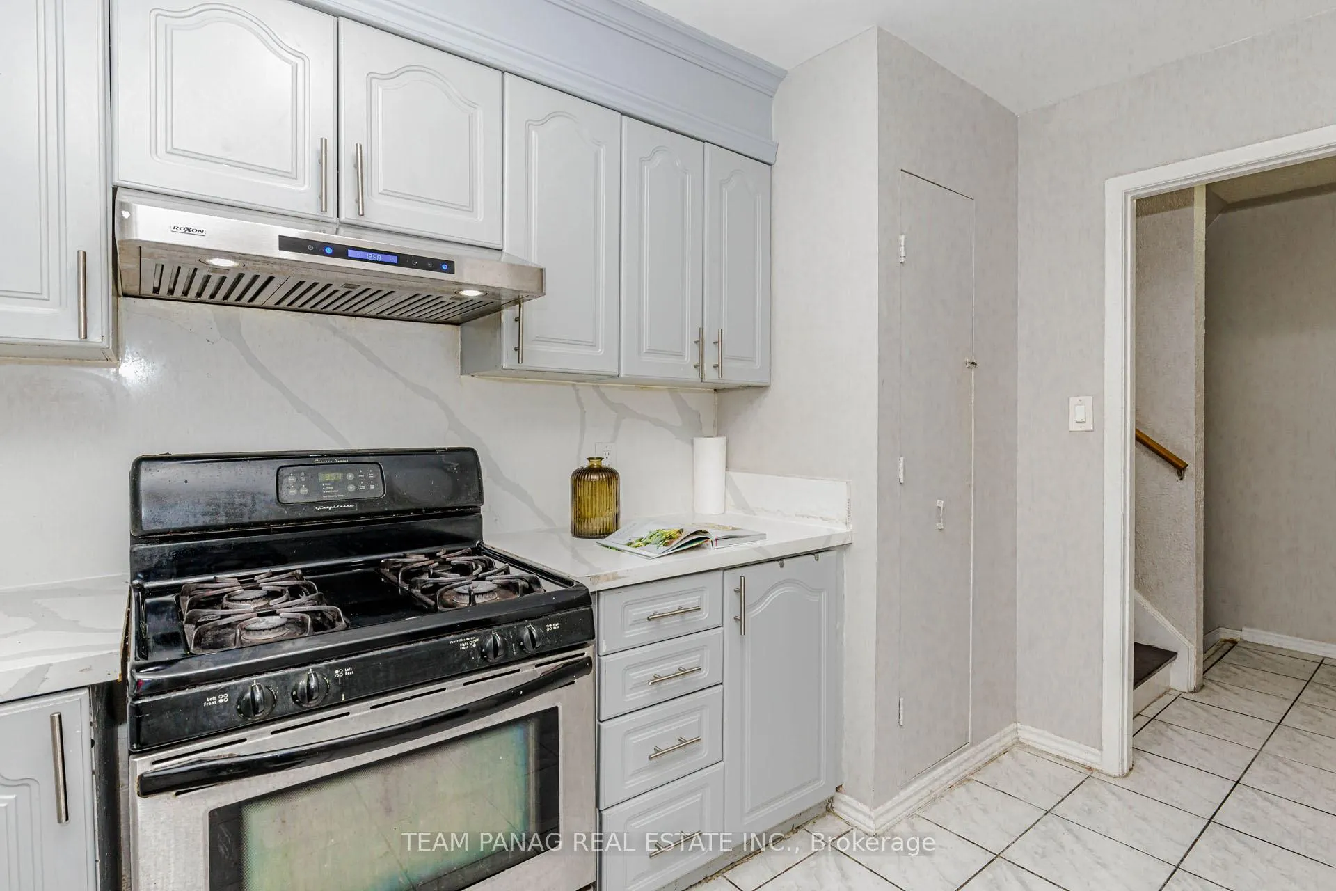Photo 9 of Unit 30, 9 Kendleton Drive, Etobicoke, Mount Olive-Silverstone-Jamestown — HOMEH