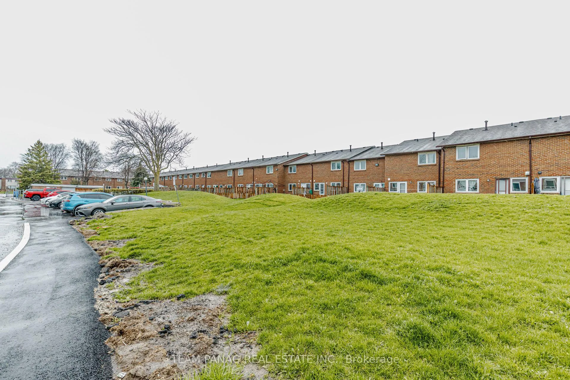 Photo 35 of Unit 30, 9 Kendleton Drive, Etobicoke, Mount Olive-Silverstone-Jamestown — HOMEH