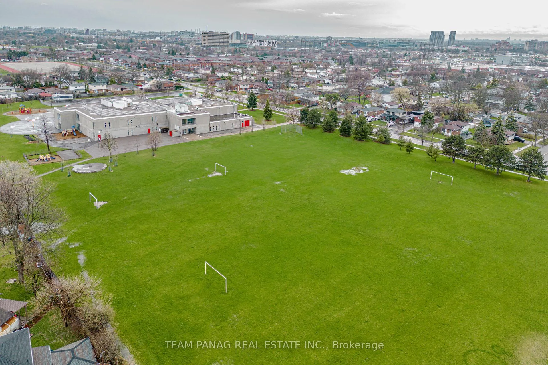 Photo 38 of Unit 30, 9 Kendleton Drive, Etobicoke, Mount Olive-Silverstone-Jamestown — HOMEH