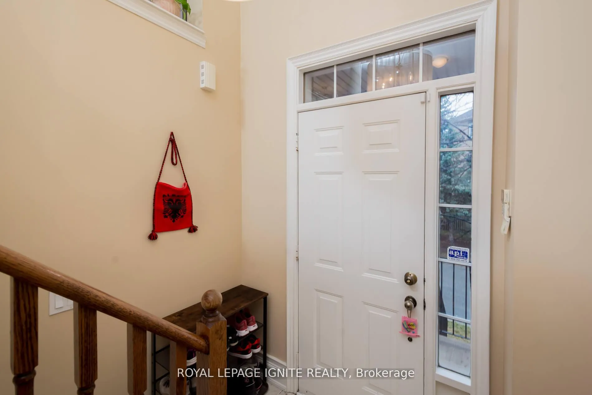 Photo 4 of Unit 37, 19 Foxchase Avenue, Vaughan, East Woodbridge — HOMEH