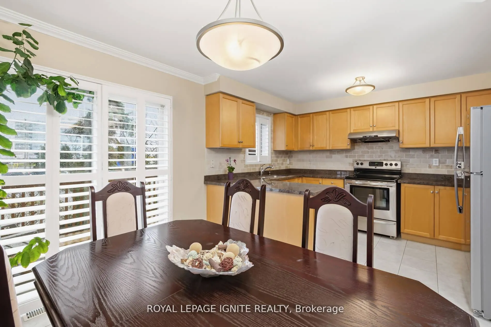 Photo 13 of Unit 37, 19 Foxchase Avenue, Vaughan, East Woodbridge — HOMEH