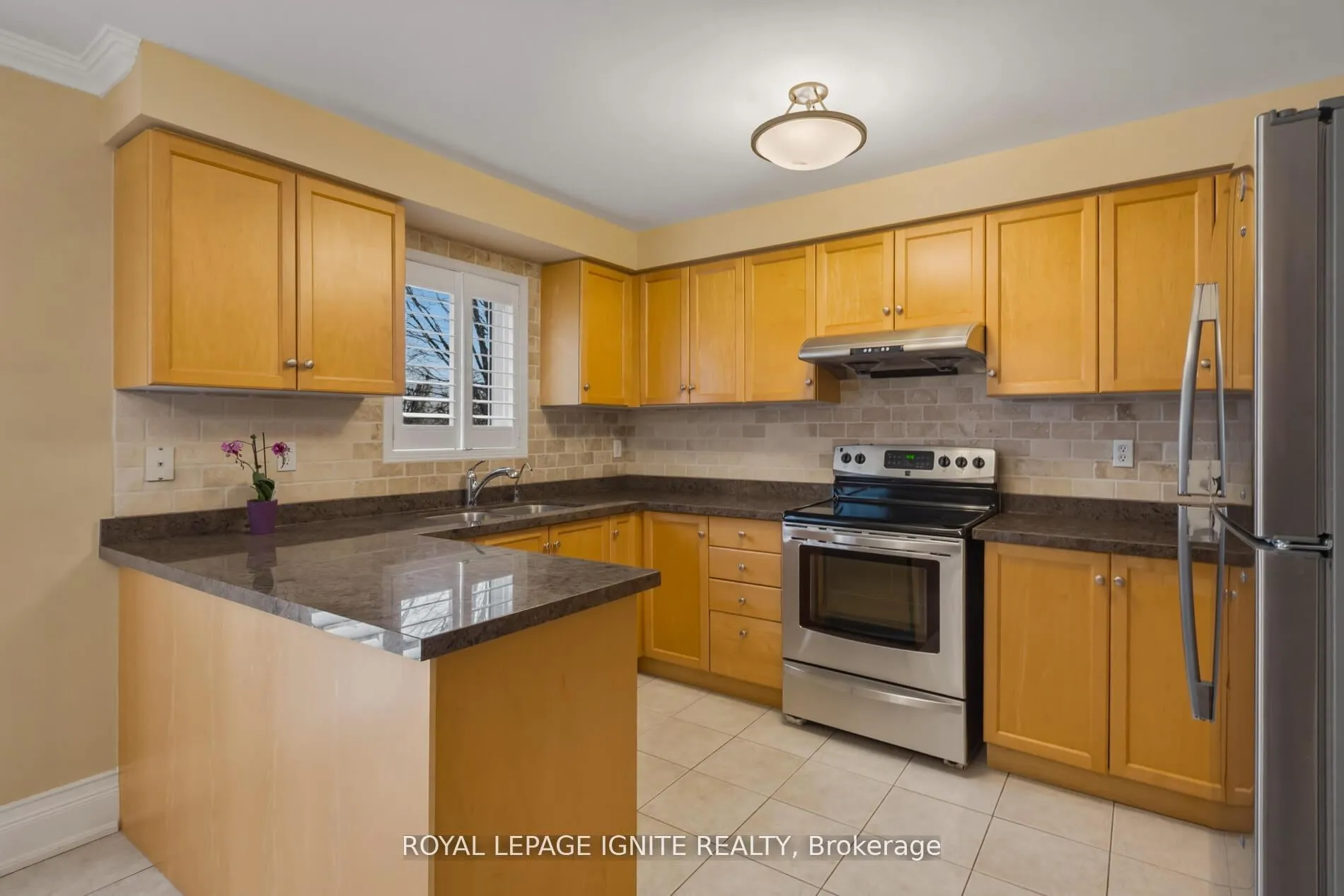 Photo 14 of Unit 37, 19 Foxchase Avenue, Vaughan, East Woodbridge — HOMEH