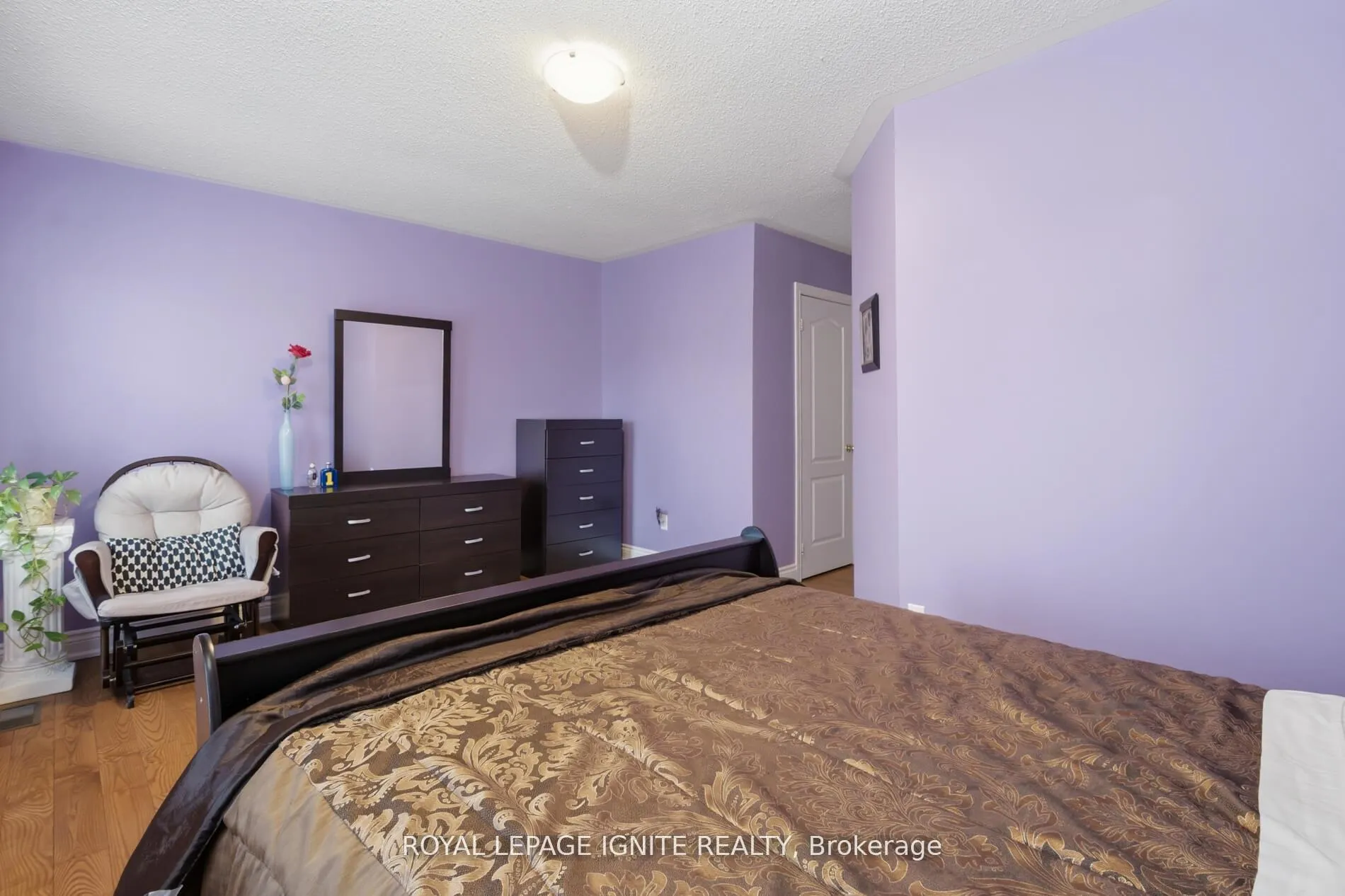 Photo 23 of Unit 37, 19 Foxchase Avenue, Vaughan, East Woodbridge — HOMEH