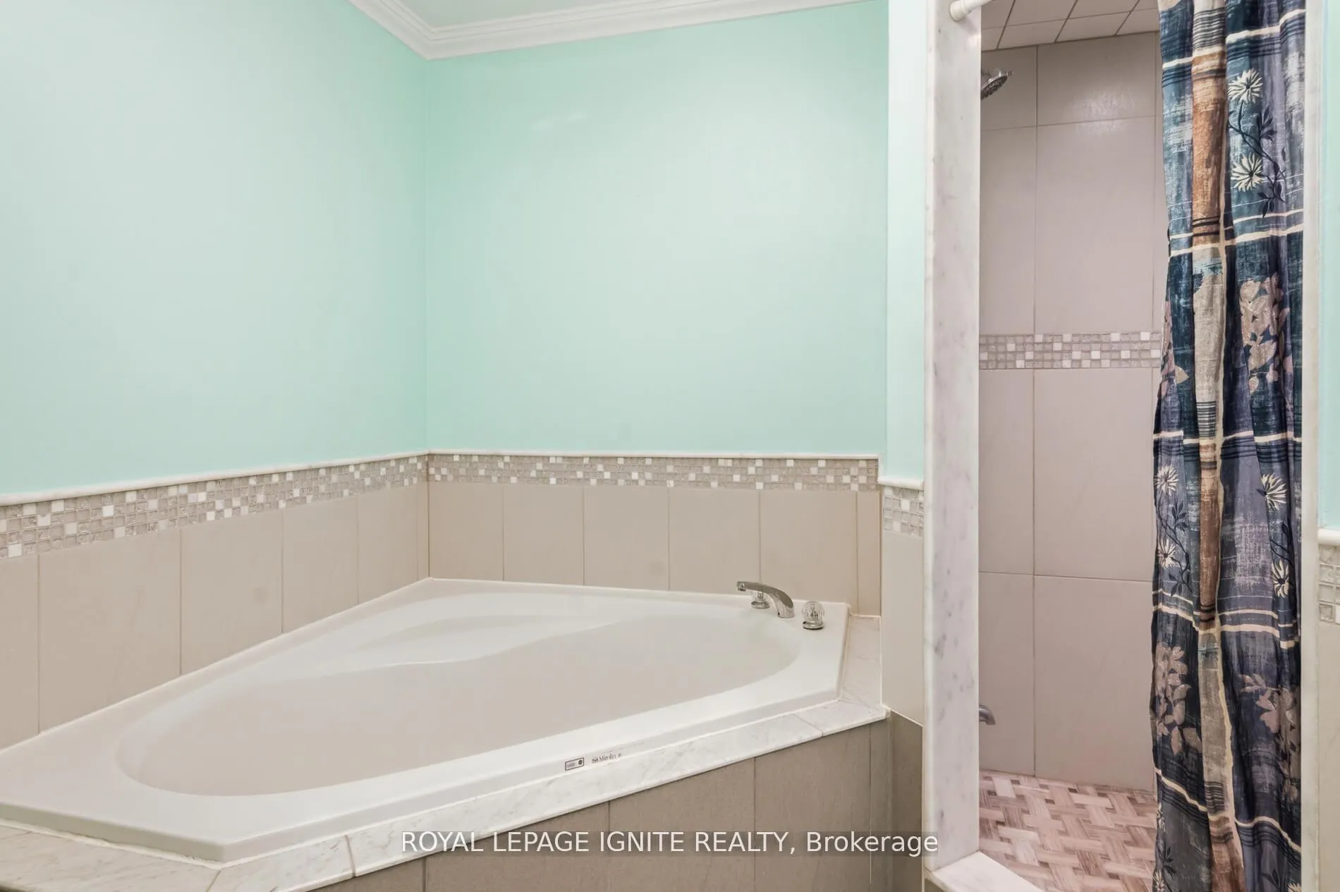 Photo 25 of Unit 37, 19 Foxchase Avenue, Vaughan, East Woodbridge — HOMEH