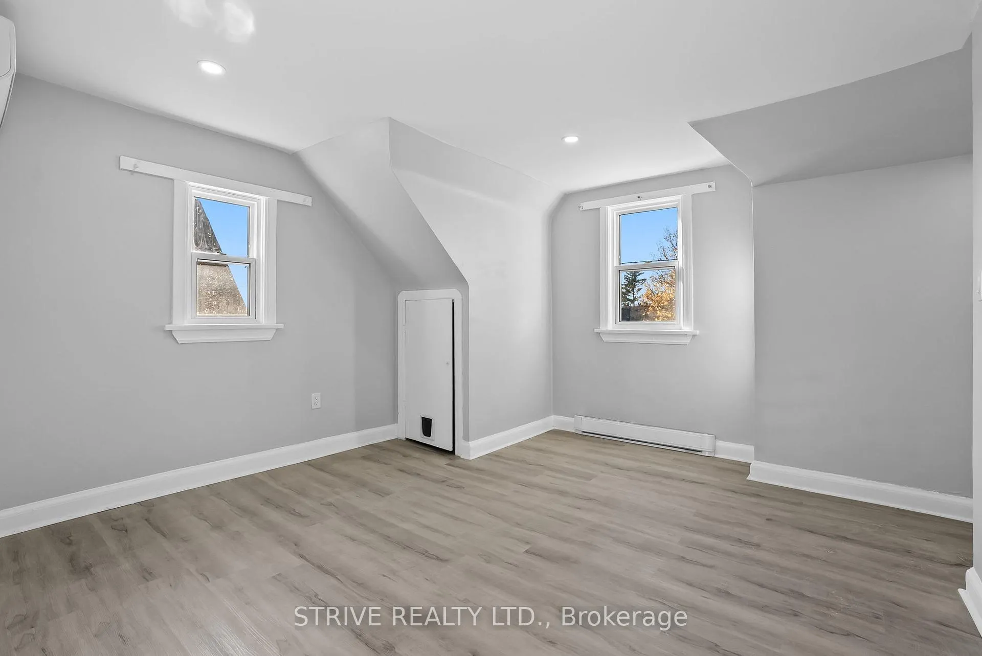 Photo 4 of 73 Central Park Boulevard N, Oshawa, O'Neill — HOMEH