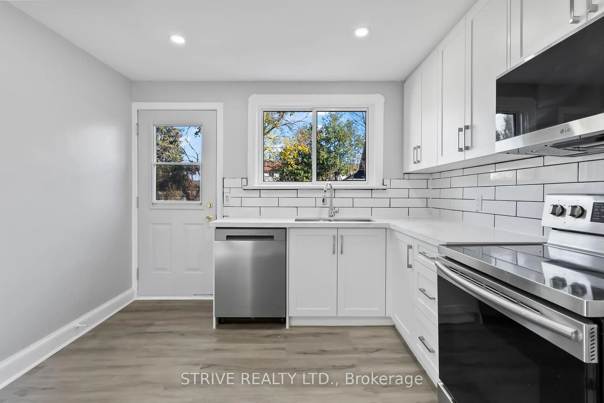 Photo 11 of 73 Central Park Boulevard N, Oshawa, O'Neill — HOMEH