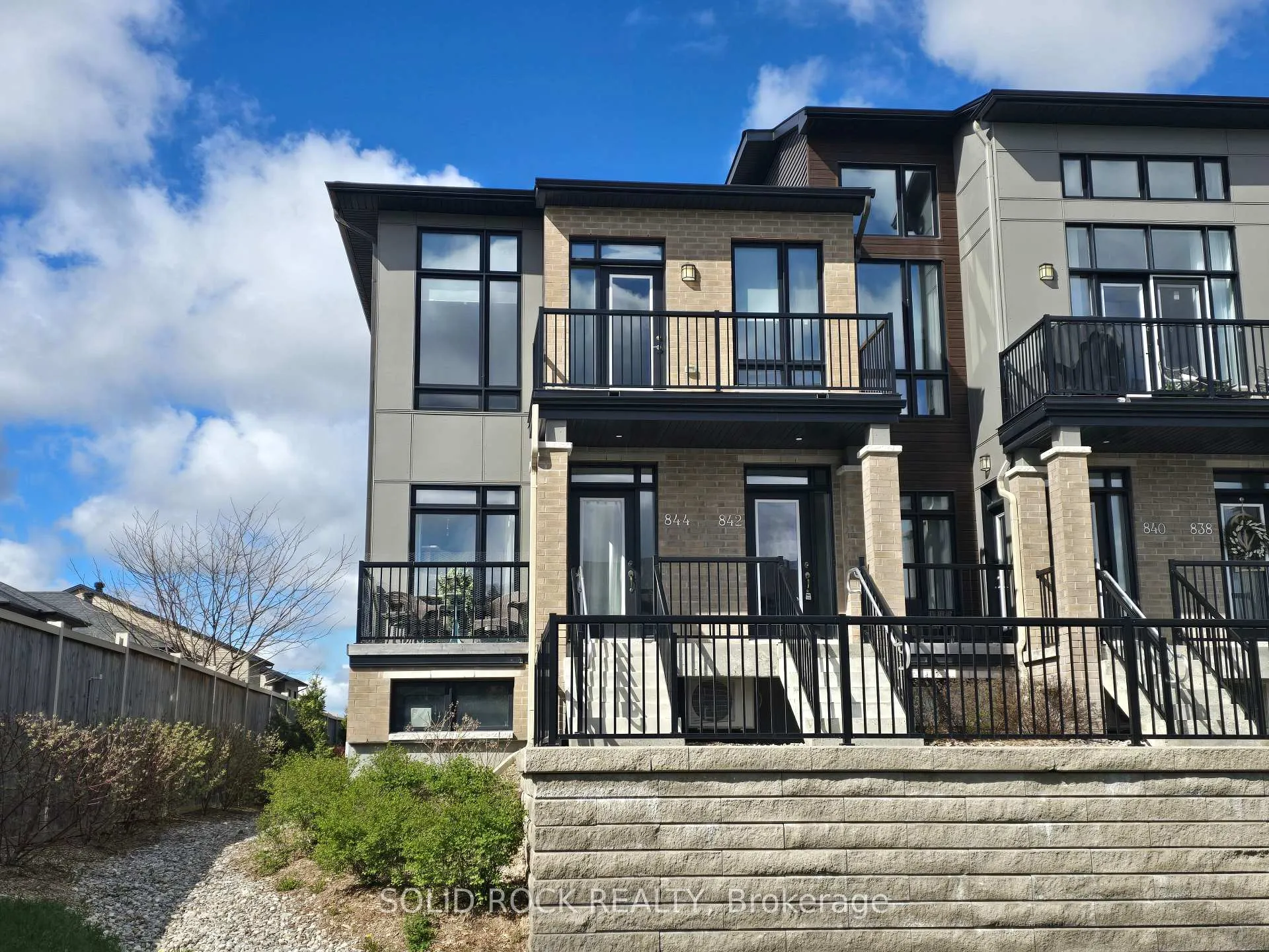 Photo 1 of 844 Ralph Hennessy Avenue, Ottawa, Riverside South/Gloucester Glen — HOMEH