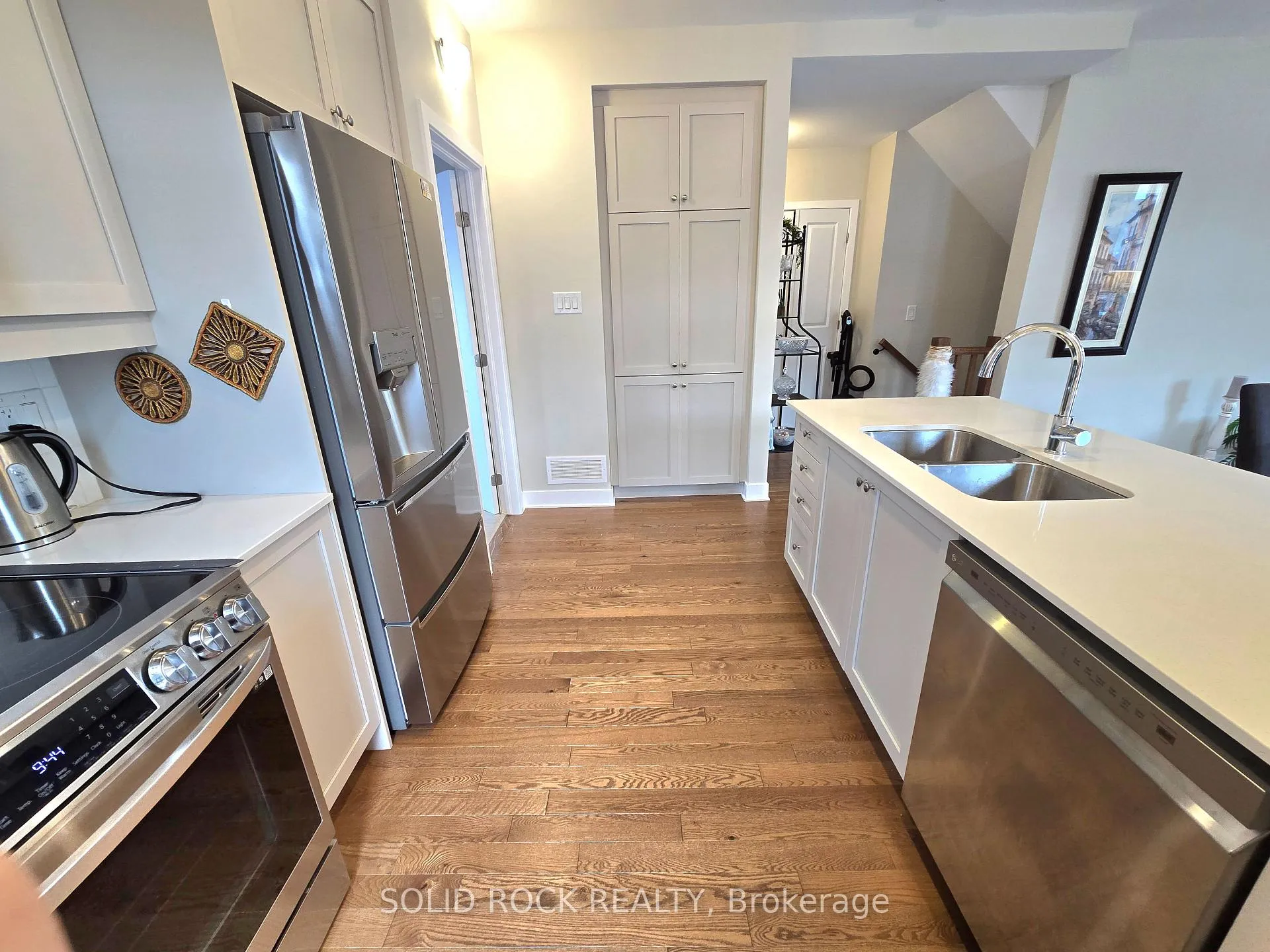 Photo 11 of 844 Ralph Hennessy Avenue, Ottawa, Riverside South/Gloucester Glen — HOMEH
