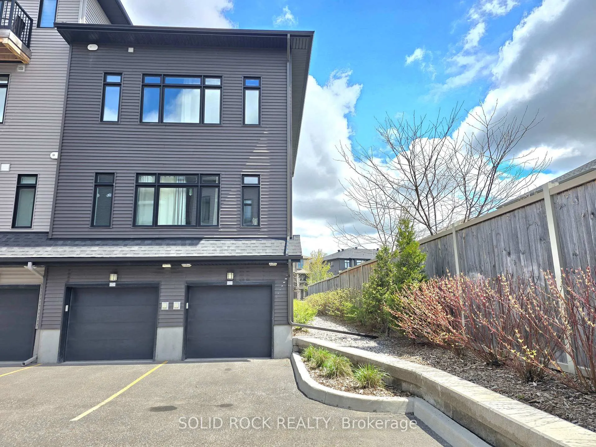 Photo 19 of 844 Ralph Hennessy Avenue, Ottawa, Riverside South/Gloucester Glen — HOMEH