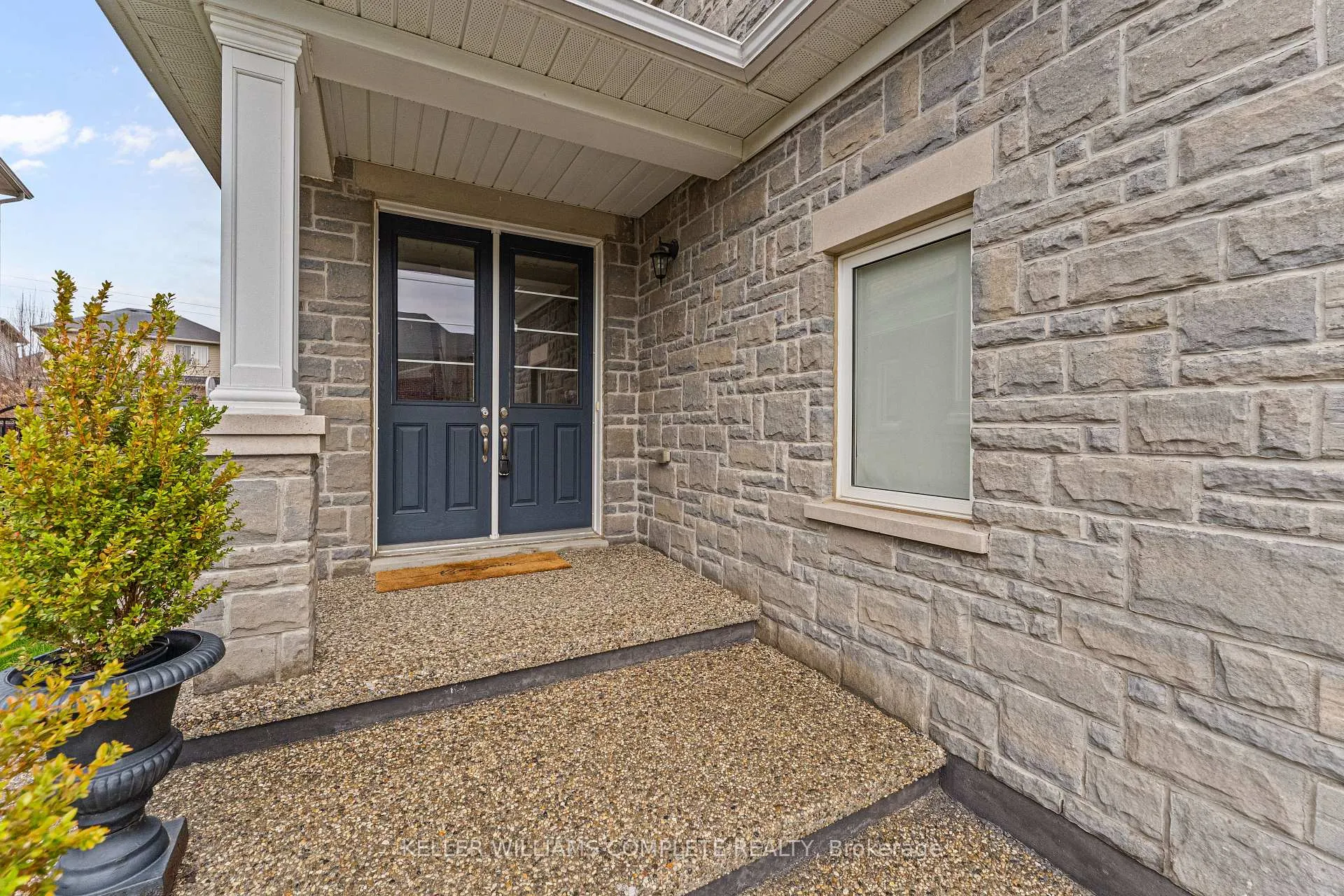 Photo 4 of 139 Vinton Road, Hamilton, Meadowlands — HOMEH