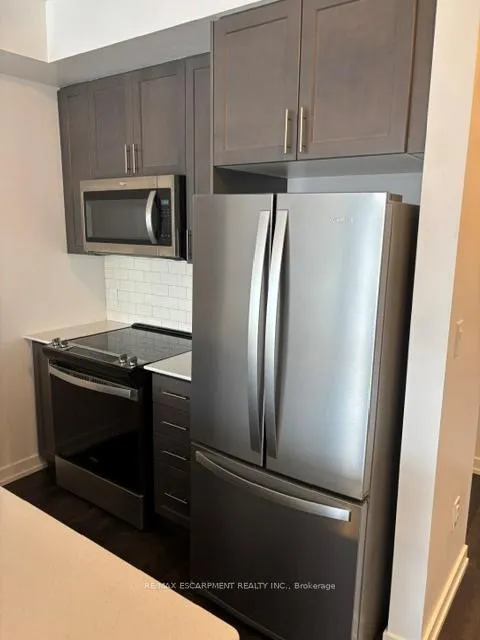 Photo 7 of Unit 527, 10 Mallard Trail, Hamilton, Waterdown — HOMEH