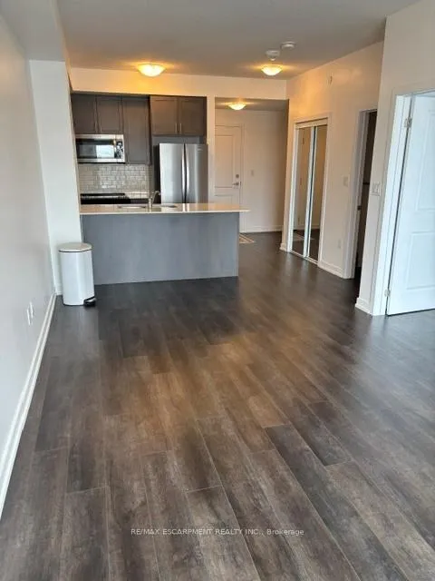 Photo 9 of Unit 527, 10 Mallard Trail, Hamilton, Waterdown — HOMEH