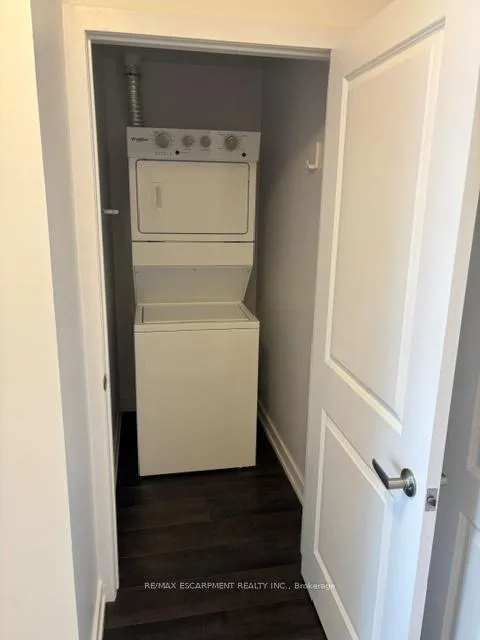 Photo 16 of Unit 527, 10 Mallard Trail, Hamilton, Waterdown — HOMEH
