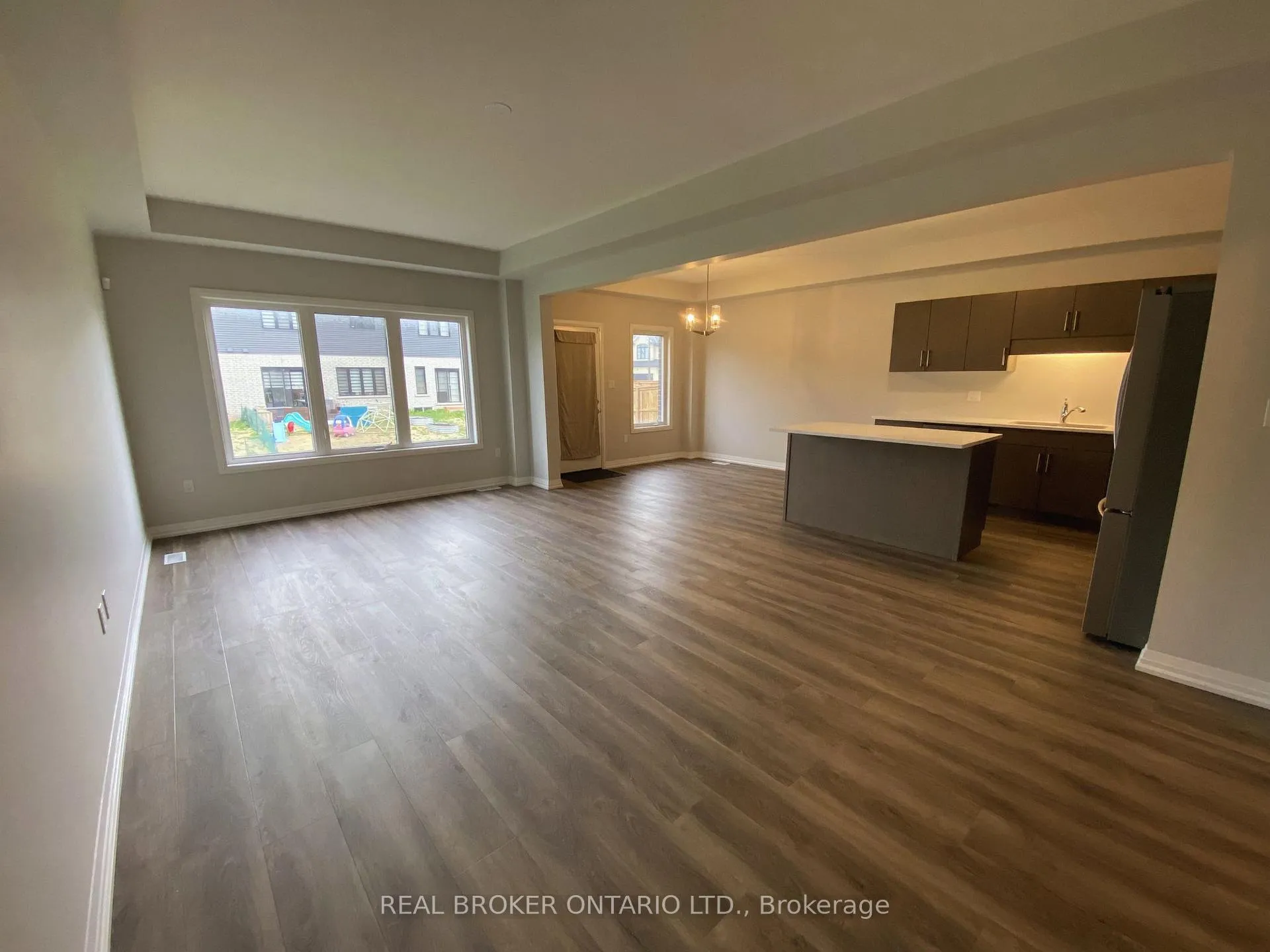 Photo 2 of 70 Samuel Avenue, Pelham, Fonthill — HOMEH