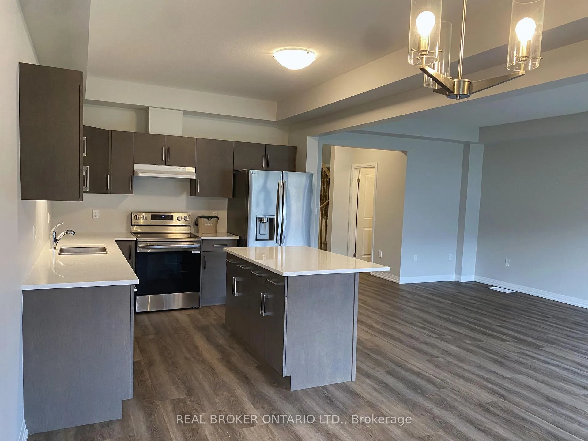 Photo 4 of 70 Samuel Avenue, Pelham, Fonthill — HOMEH