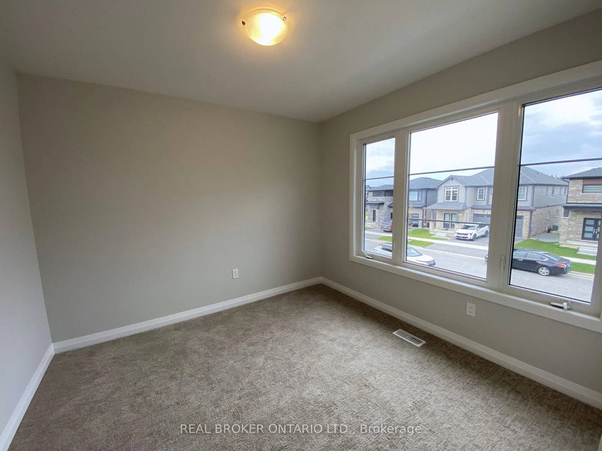 Photo 6 of 70 Samuel Avenue, Pelham, Fonthill — HOMEH