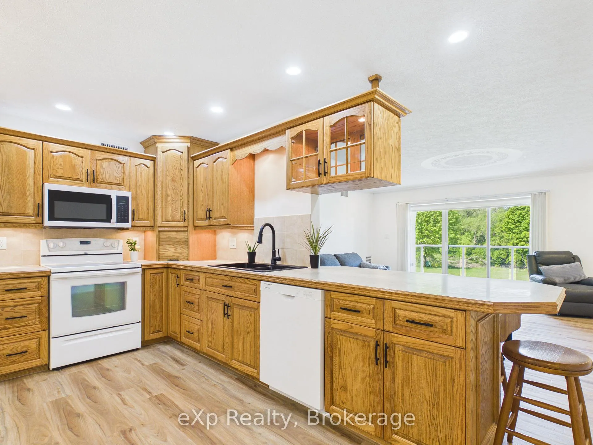 Photo 42 of Unit 202, 85 William Street N, Brockton — HOMEH