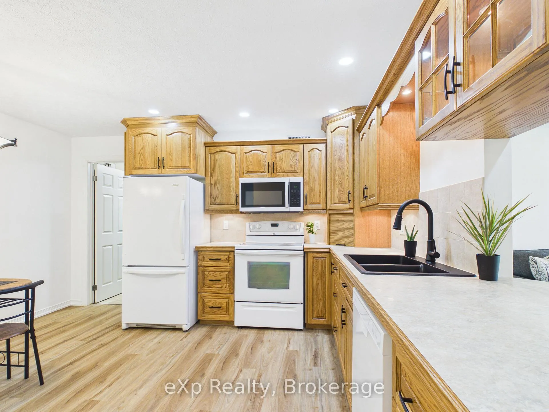 Photo 44 of Unit 202, 85 William Street N, Brockton — HOMEH