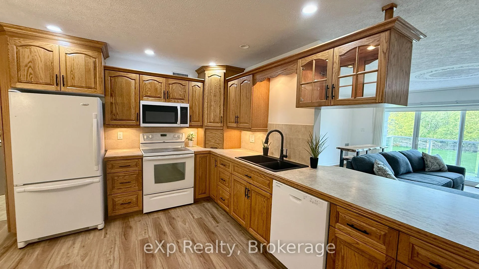 Photo 10 of Unit 202, 85 William Street N, Brockton — HOMEH