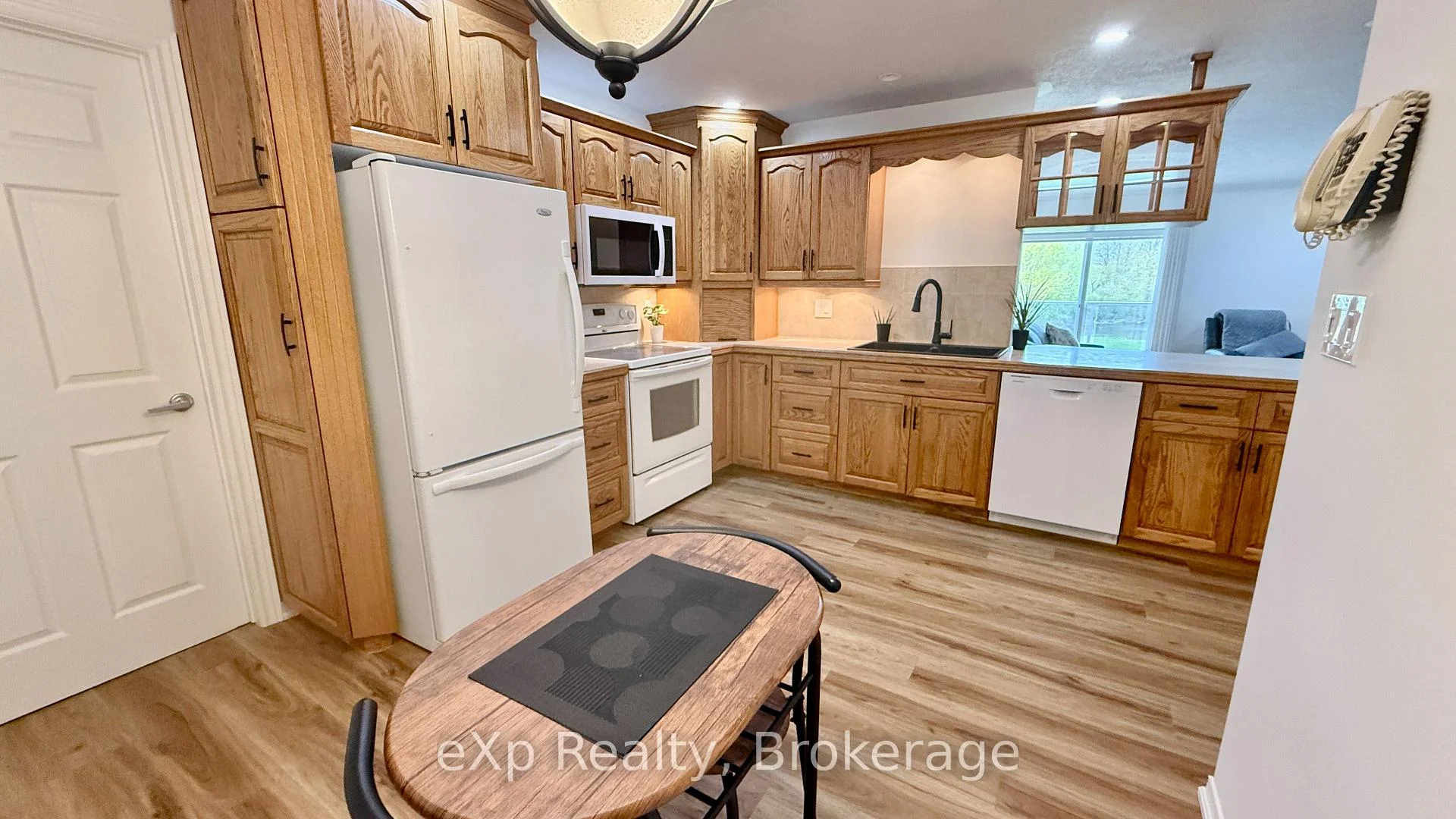 Photo 11 of Unit 202, 85 William Street N, Brockton — HOMEH