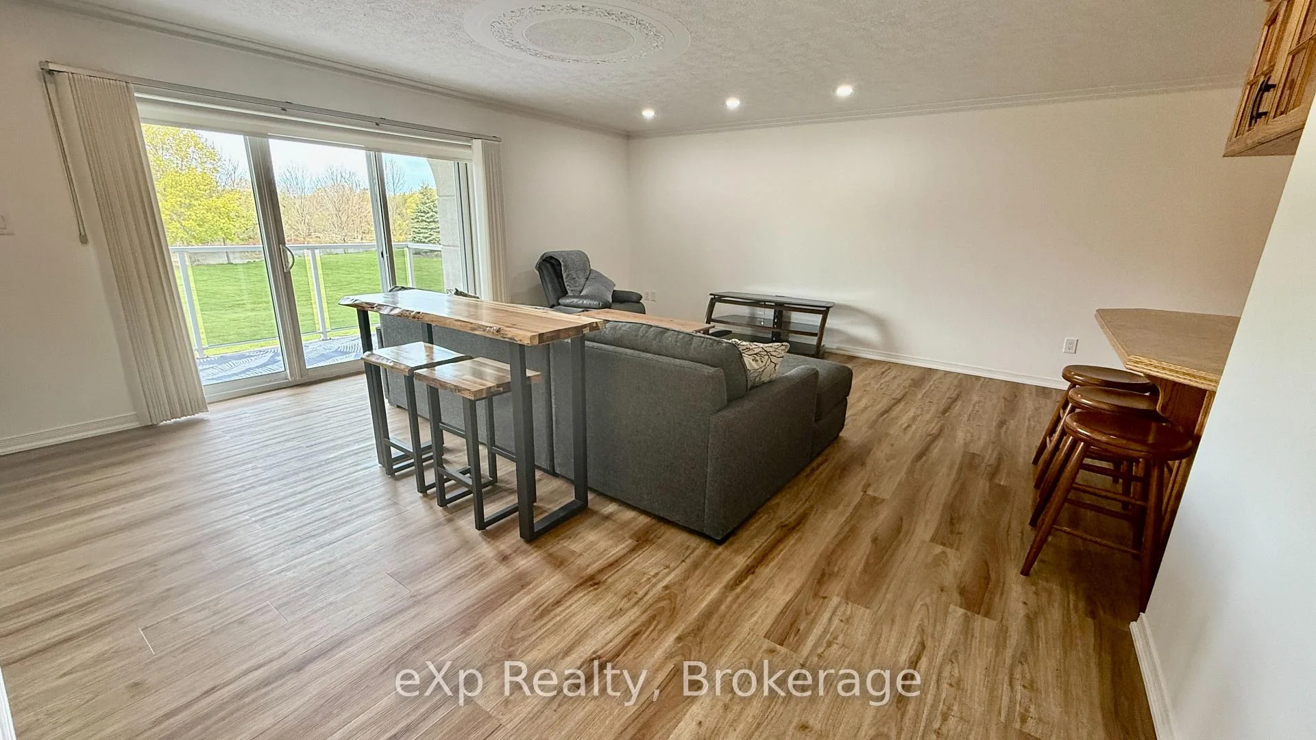 Photo 13 of Unit 202, 85 William Street N, Brockton — HOMEH