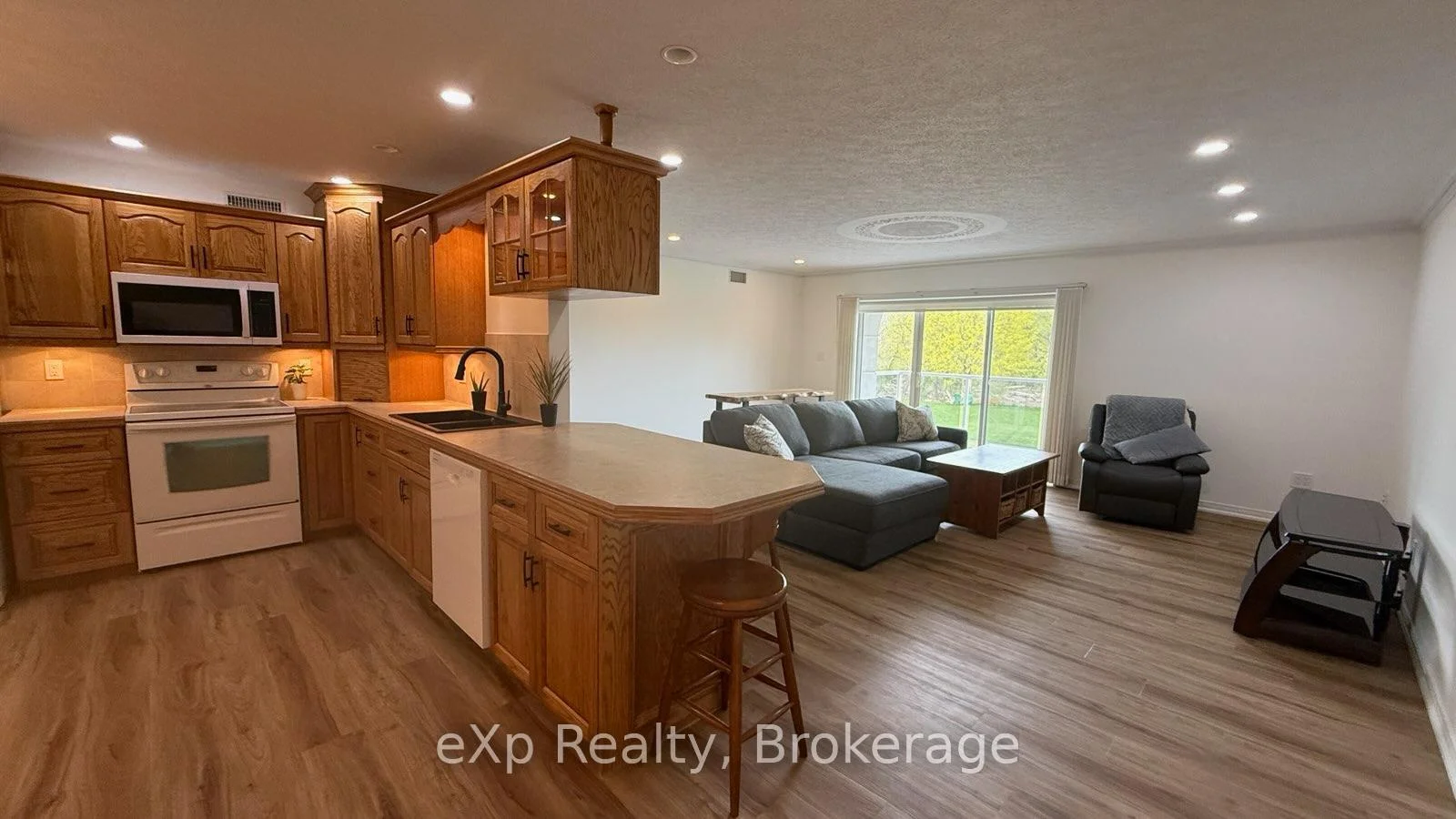Photo 21 of Unit 202, 85 William Street N, Brockton — HOMEH