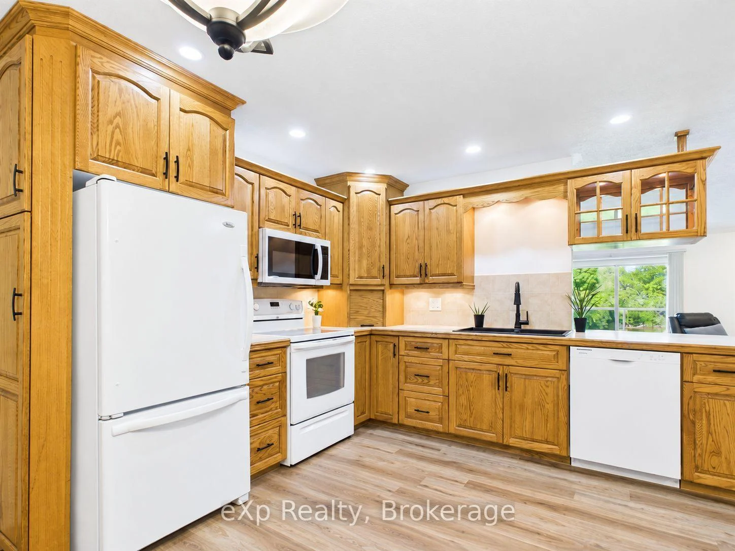 Photo 36 of Unit 202, 85 William Street N, Brockton — HOMEH