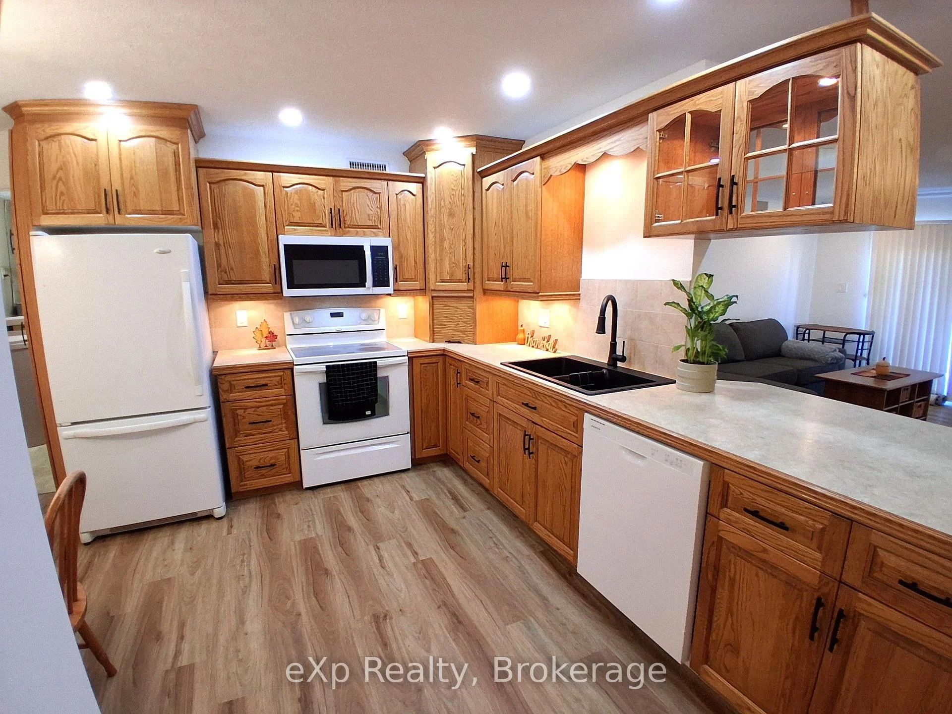 Photo 34 of Unit 202, 85 William Street N, Brockton — HOMEH