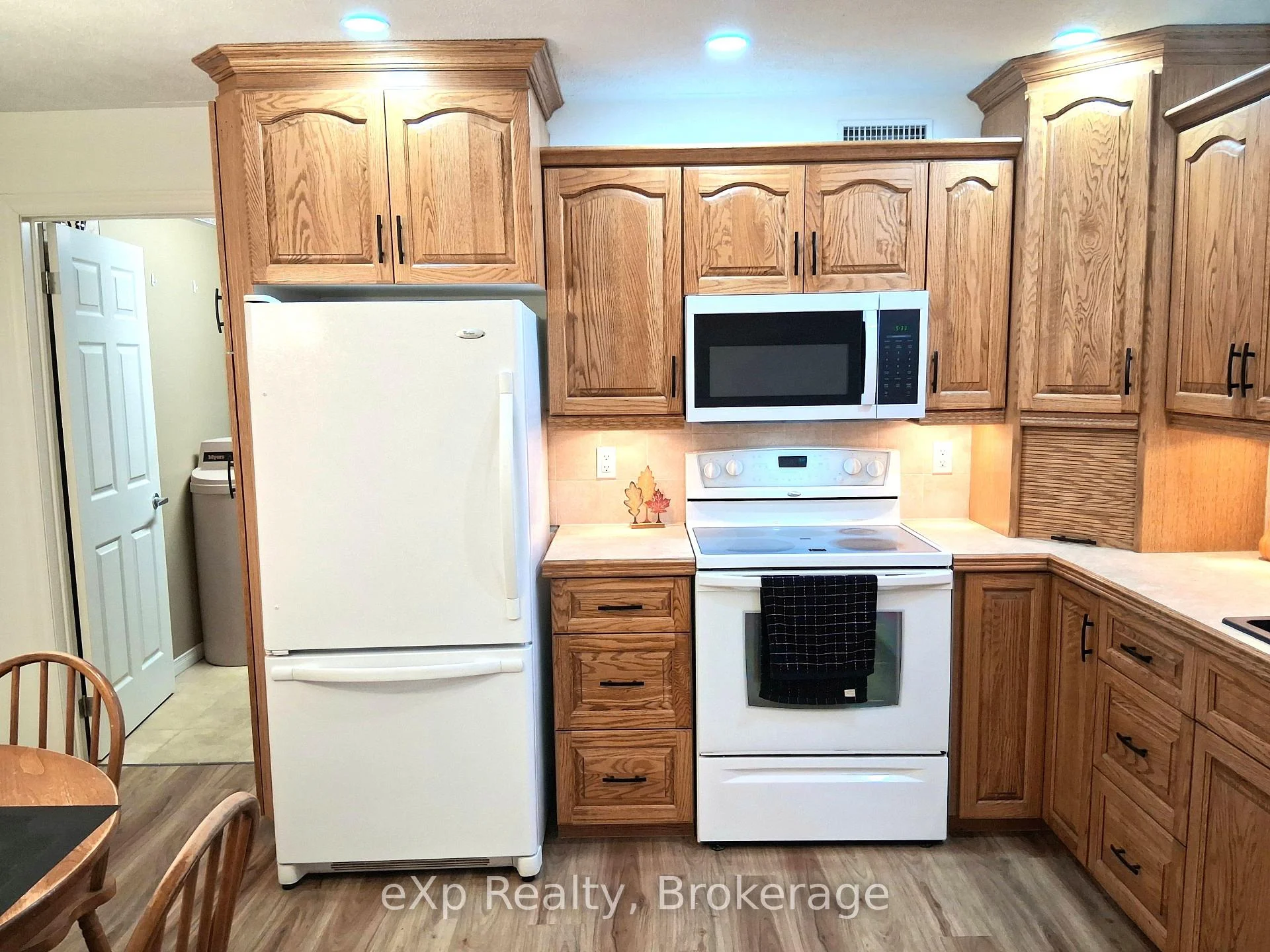 Photo 37 of Unit 202, 85 William Street N, Brockton — HOMEH