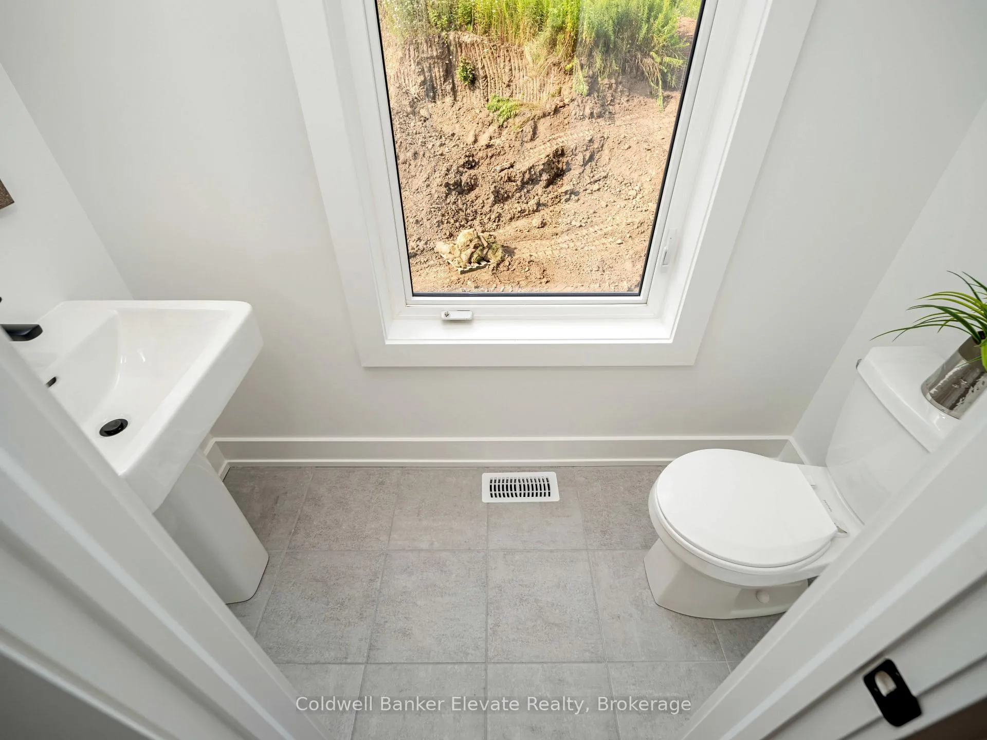 Photo 20 of 66 Windtree Way, Halton Hills, Georgetown — HOMEH