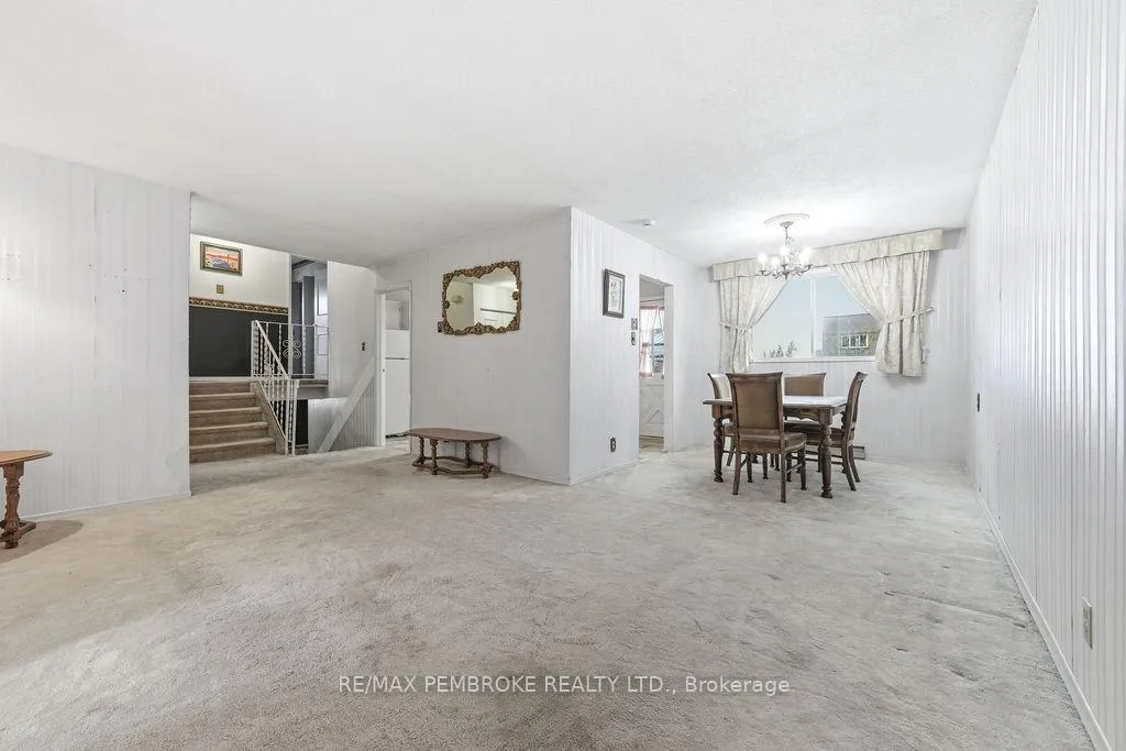 Photo 8 of 20 Maple Avenue, Petawawa — HOMEH
