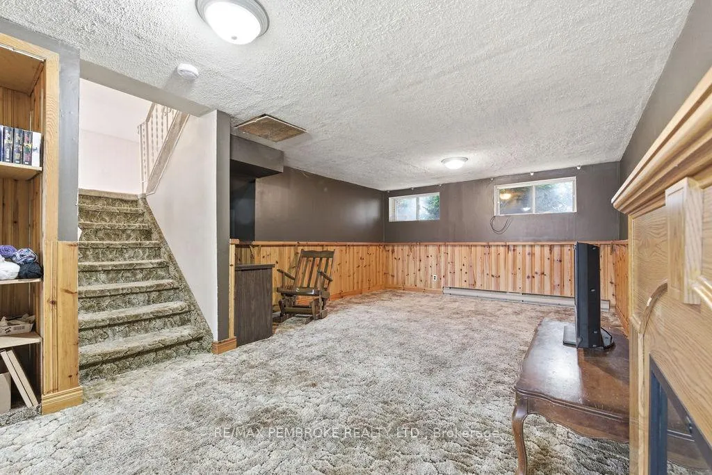 Photo 27 of 20 Maple Avenue, Petawawa — HOMEH
