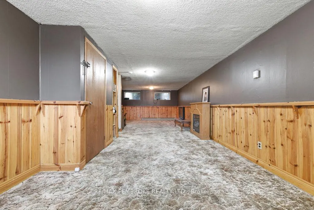 Photo 32 of 20 Maple Avenue, Petawawa — HOMEH