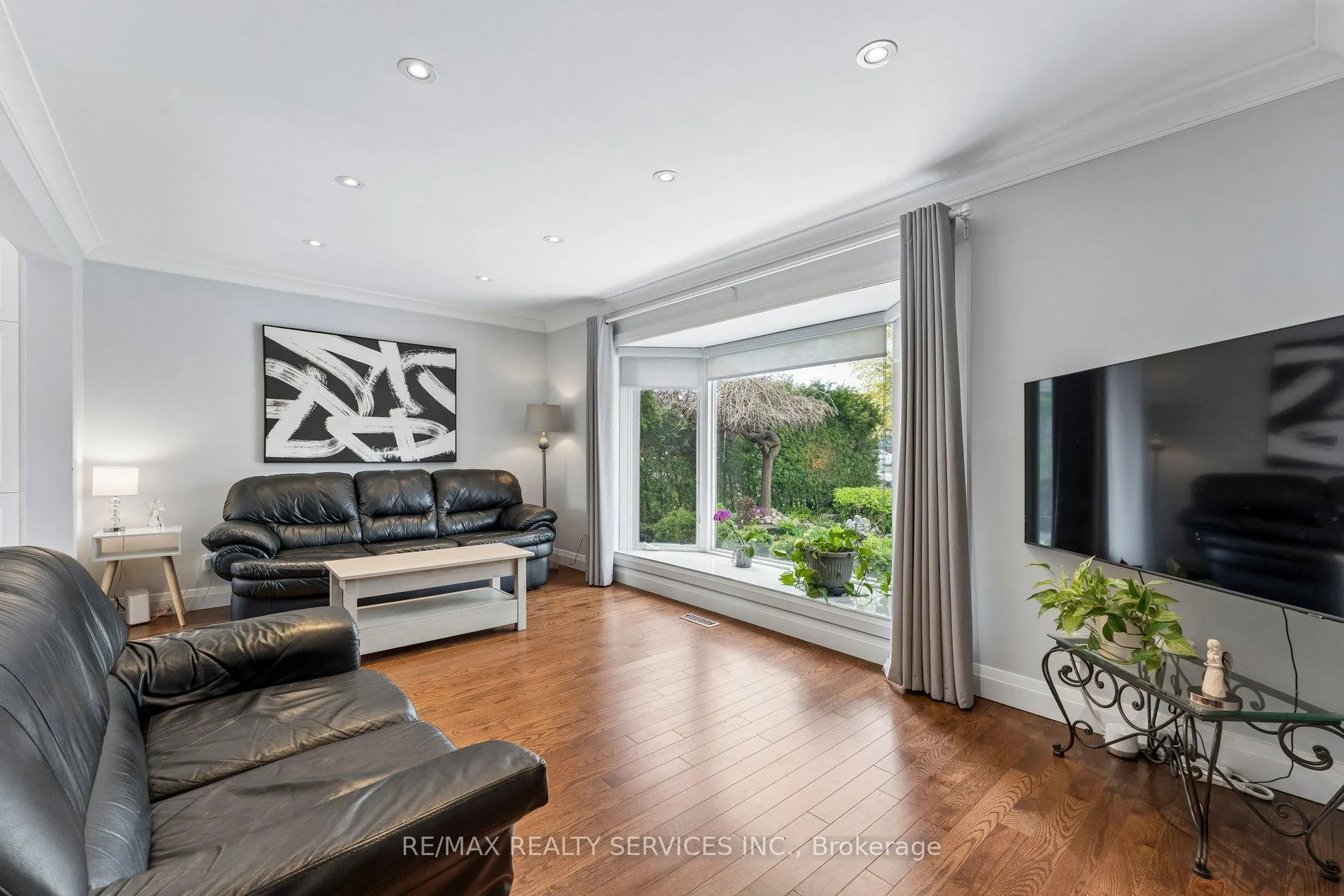 Photo 8 of 8 Donalda Place, Brampton, Southgate — HOMEH